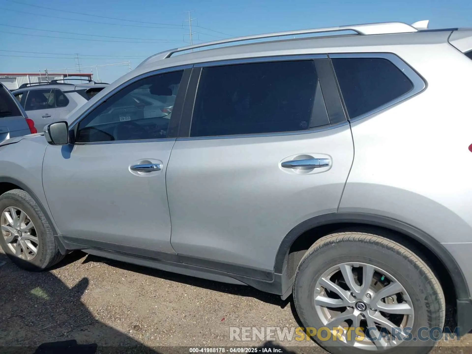 14 fotografías del automóvil dañado JN8AT2MT0KW258034 NISSAN ROGUE 2019