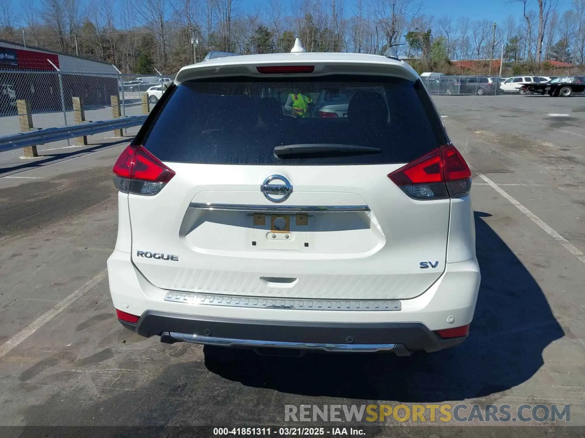 16 fotografías del automóvil dañado JN8AT2MT2KW266507 NISSAN ROGUE 2019