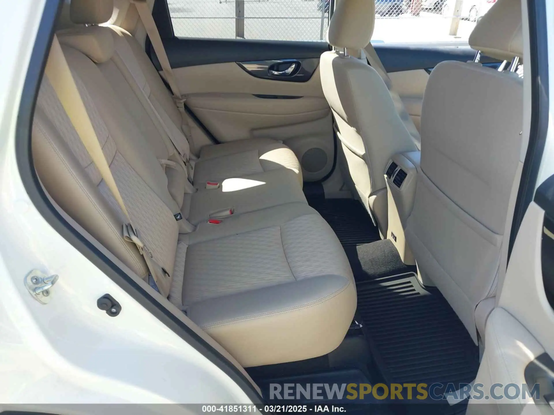 8 fotografías del automóvil dañado JN8AT2MT2KW266507 NISSAN ROGUE 2019