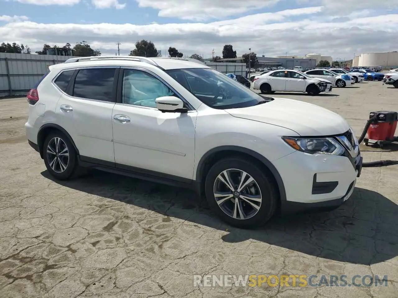 4 fotografías del automóvil dañado JN8AT2MT4KW258912 NISSAN ROGUE 2019