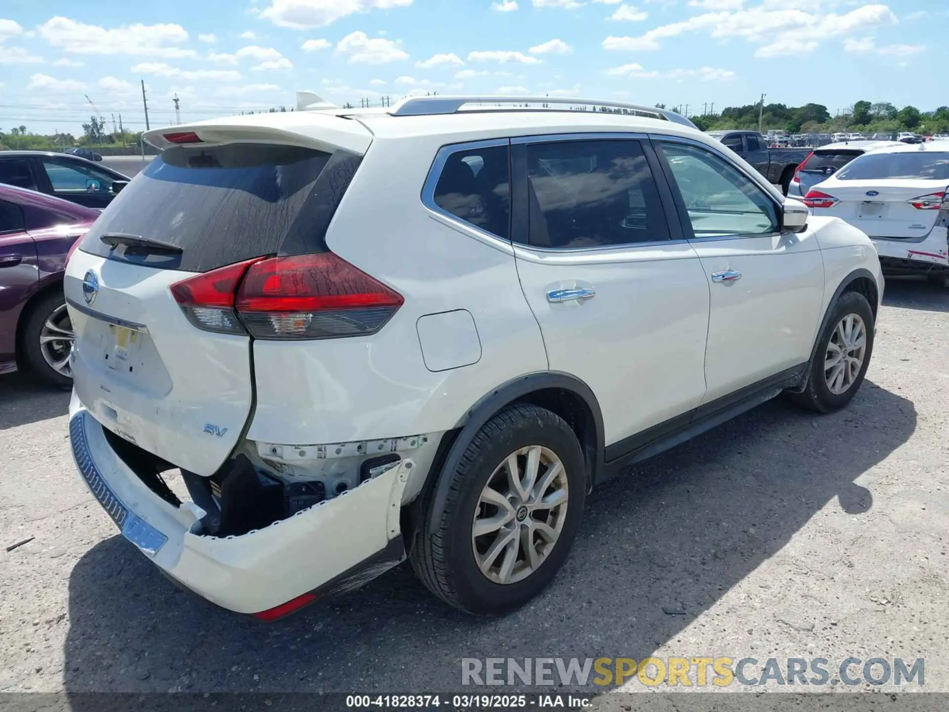 4 fotografías del automóvil dañado JN8AT2MT4KW261907 NISSAN ROGUE 2019