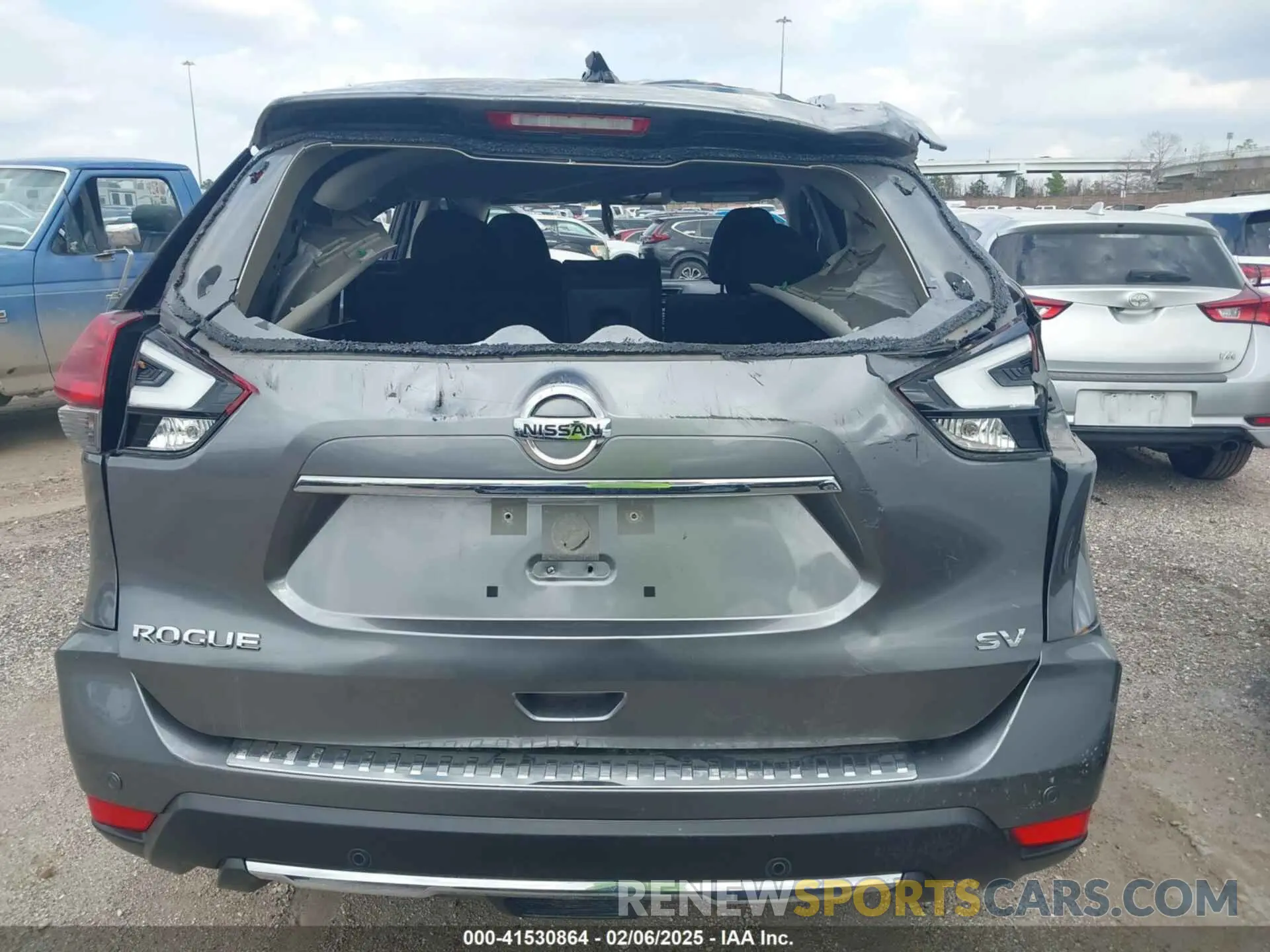 17 fotografías del automóvil dañado JN8AT2MT4KW265309 NISSAN ROGUE 2019