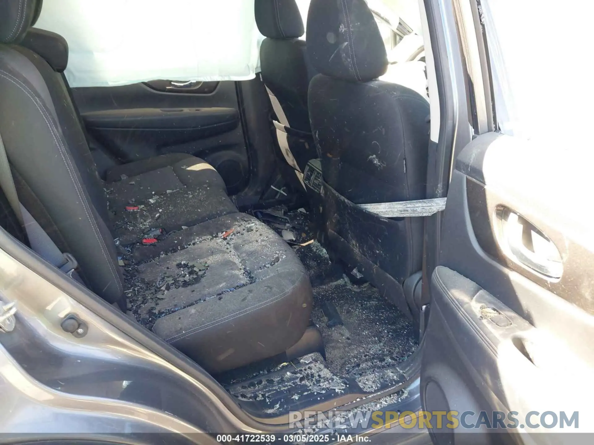 8 fotografías del automóvil dañado JN8AT2MT5KW505497 NISSAN ROGUE 2019