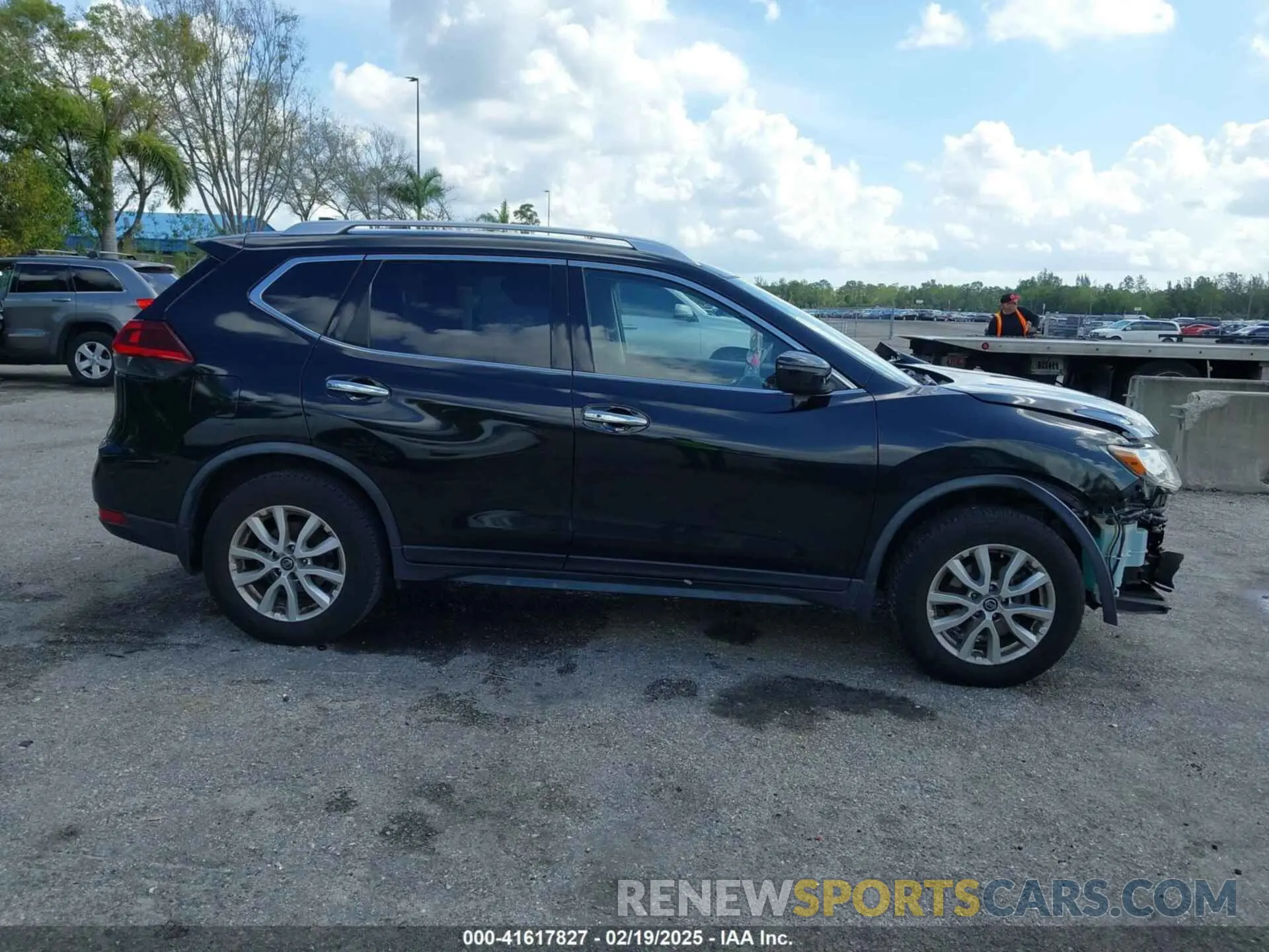 14 fotografías del automóvil dañado JN8AT2MT7KW503587 NISSAN ROGUE 2019