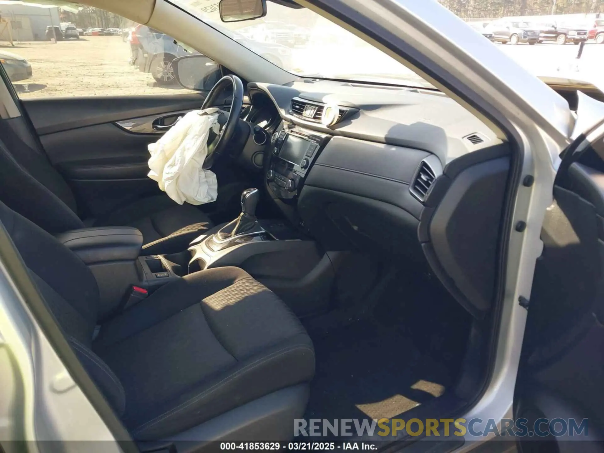 5 fotografías del automóvil dañado JN8AT2MT9KW263300 NISSAN ROGUE 2019