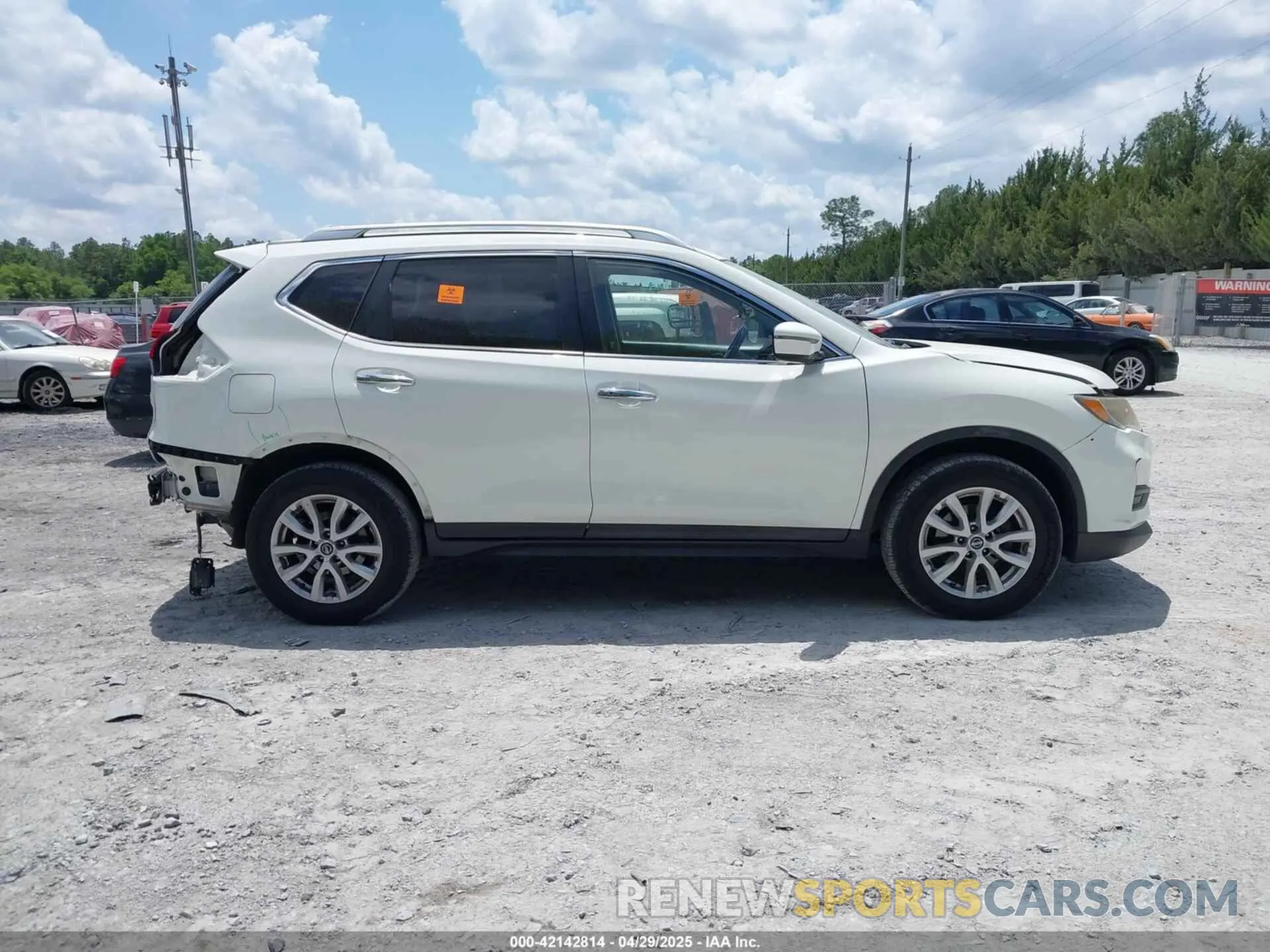 13 fotografías del automóvil dañado JN8AT2MV0KW373010 NISSAN ROGUE 2019