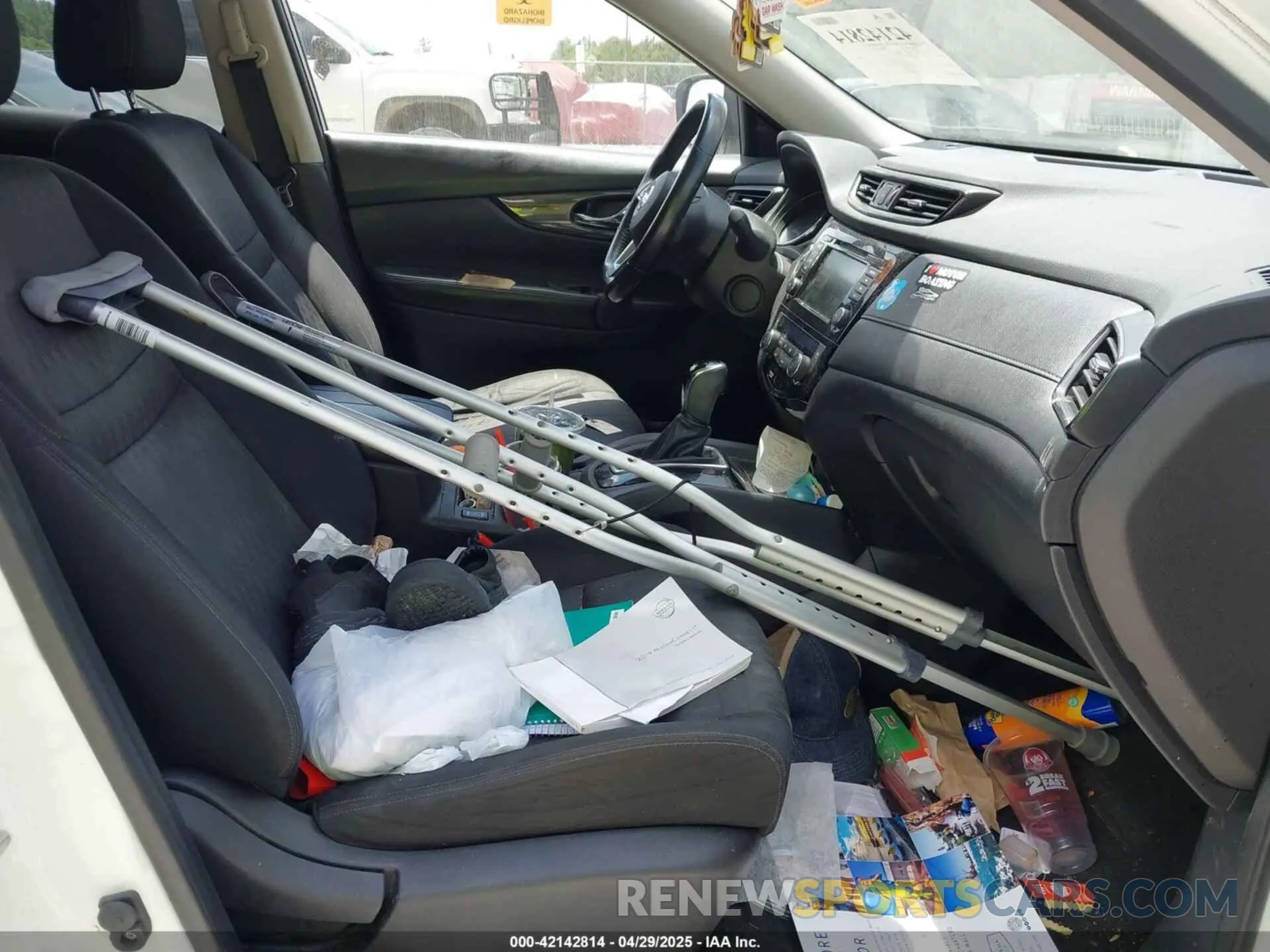 5 fotografías del automóvil dañado JN8AT2MV0KW373010 NISSAN ROGUE 2019
