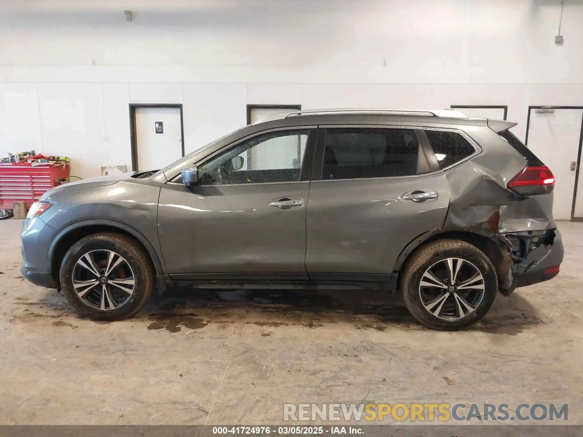 14 fotografías del automóvil dañado JN8AT2MV0KW385450 NISSAN ROGUE 2019