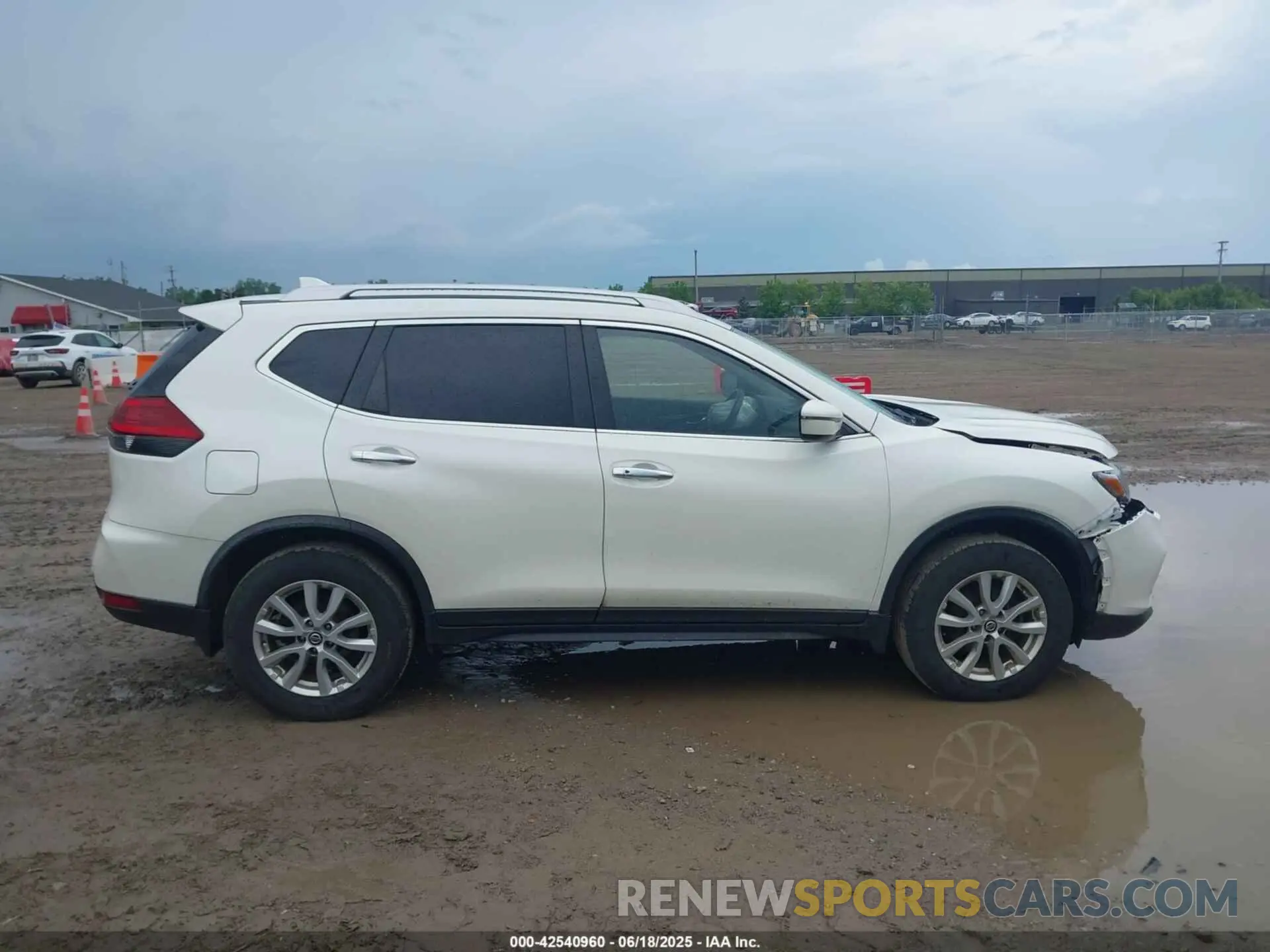 13 fotografías del automóvil dañado JN8AT2MV1KW371346 NISSAN ROGUE 2019