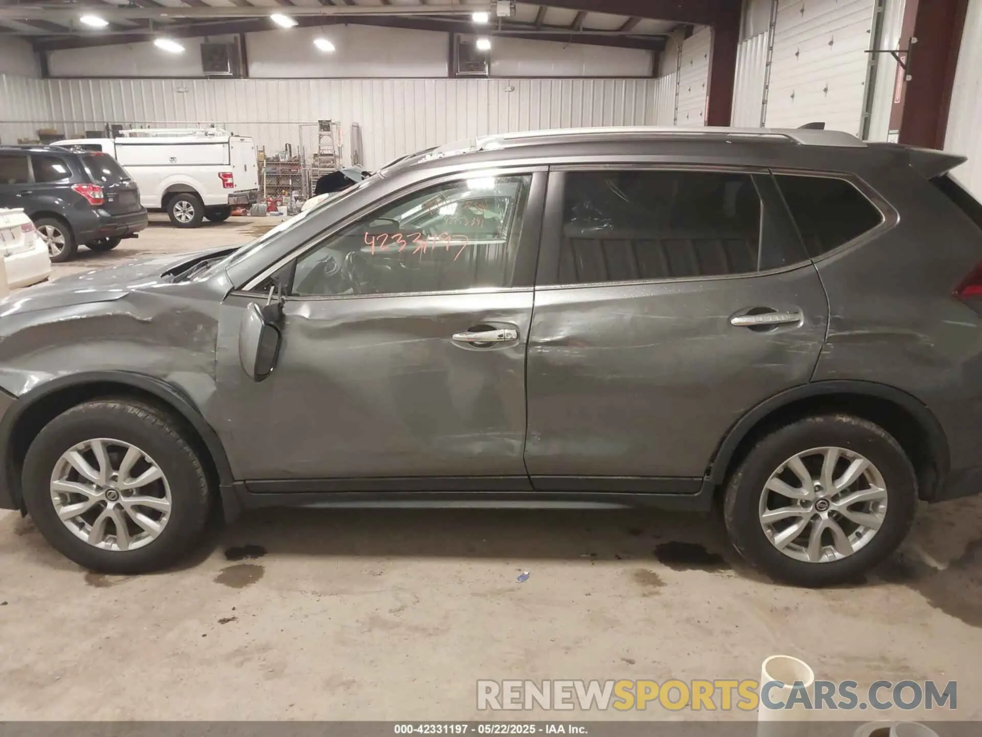 14 fotografías del automóvil dañado JN8AT2MV1KW376045 NISSAN ROGUE 2019