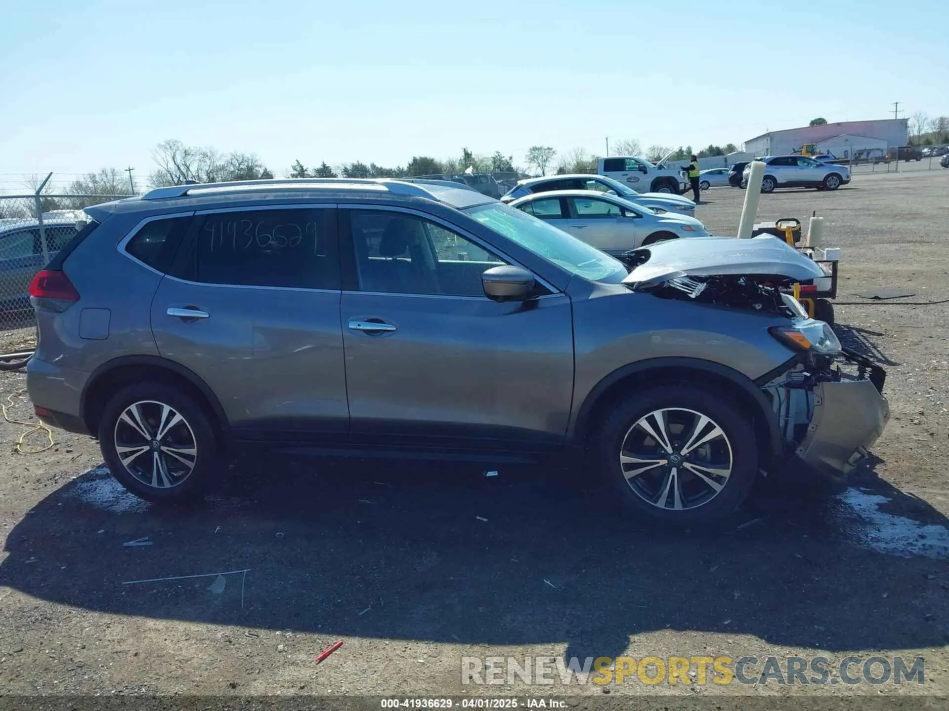 13 fotografías del automóvil dañado JN8AT2MV2KW396353 NISSAN ROGUE 2019