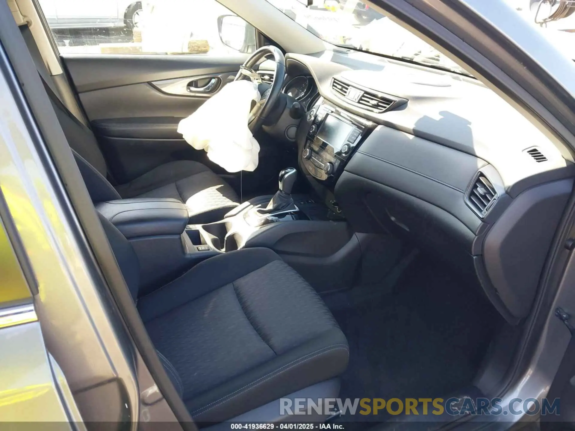 5 fotografías del automóvil dañado JN8AT2MV2KW396353 NISSAN ROGUE 2019