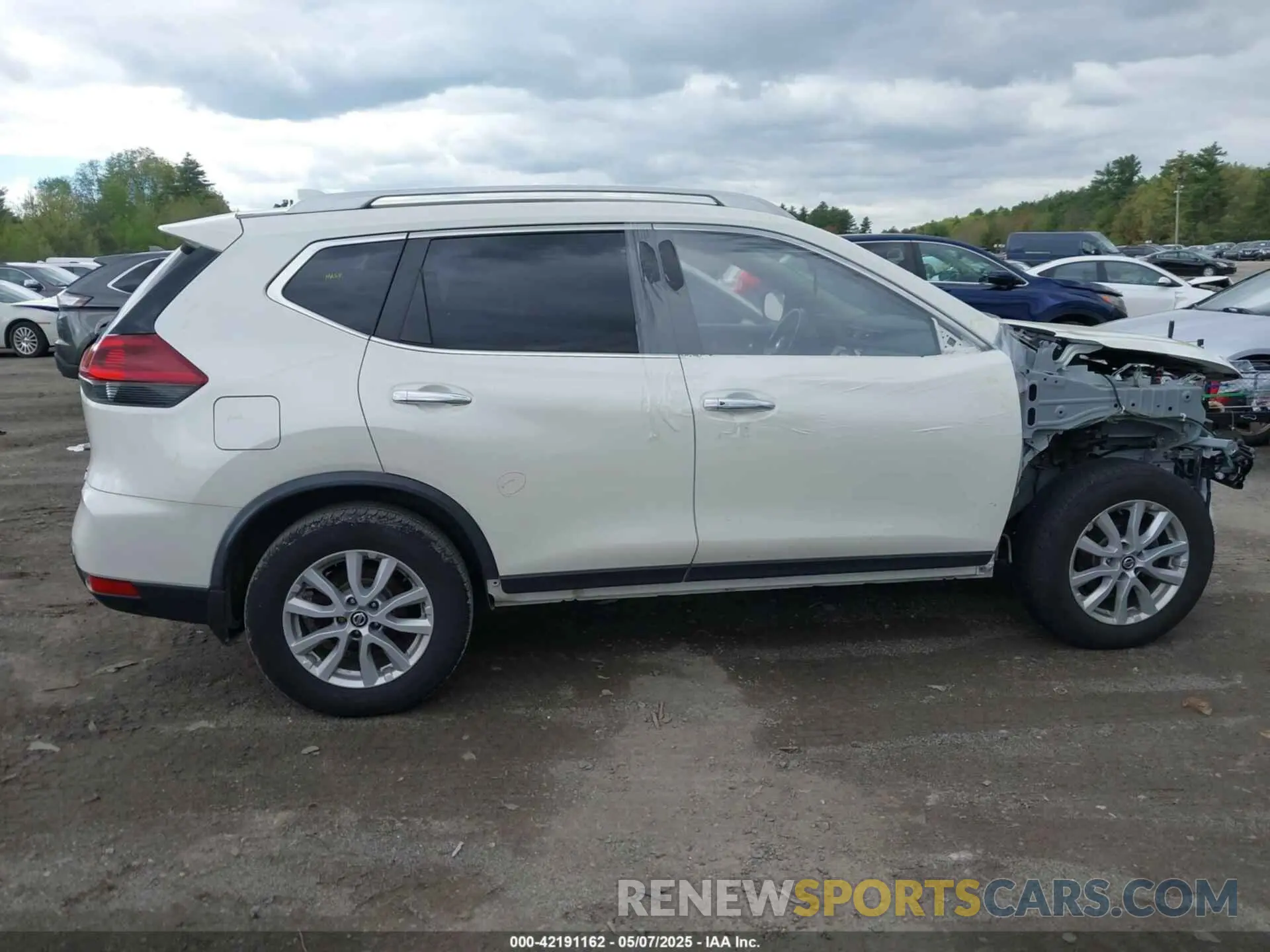 14 fotografías del automóvil dañado JN8AT2MV4KW372524 NISSAN ROGUE 2019