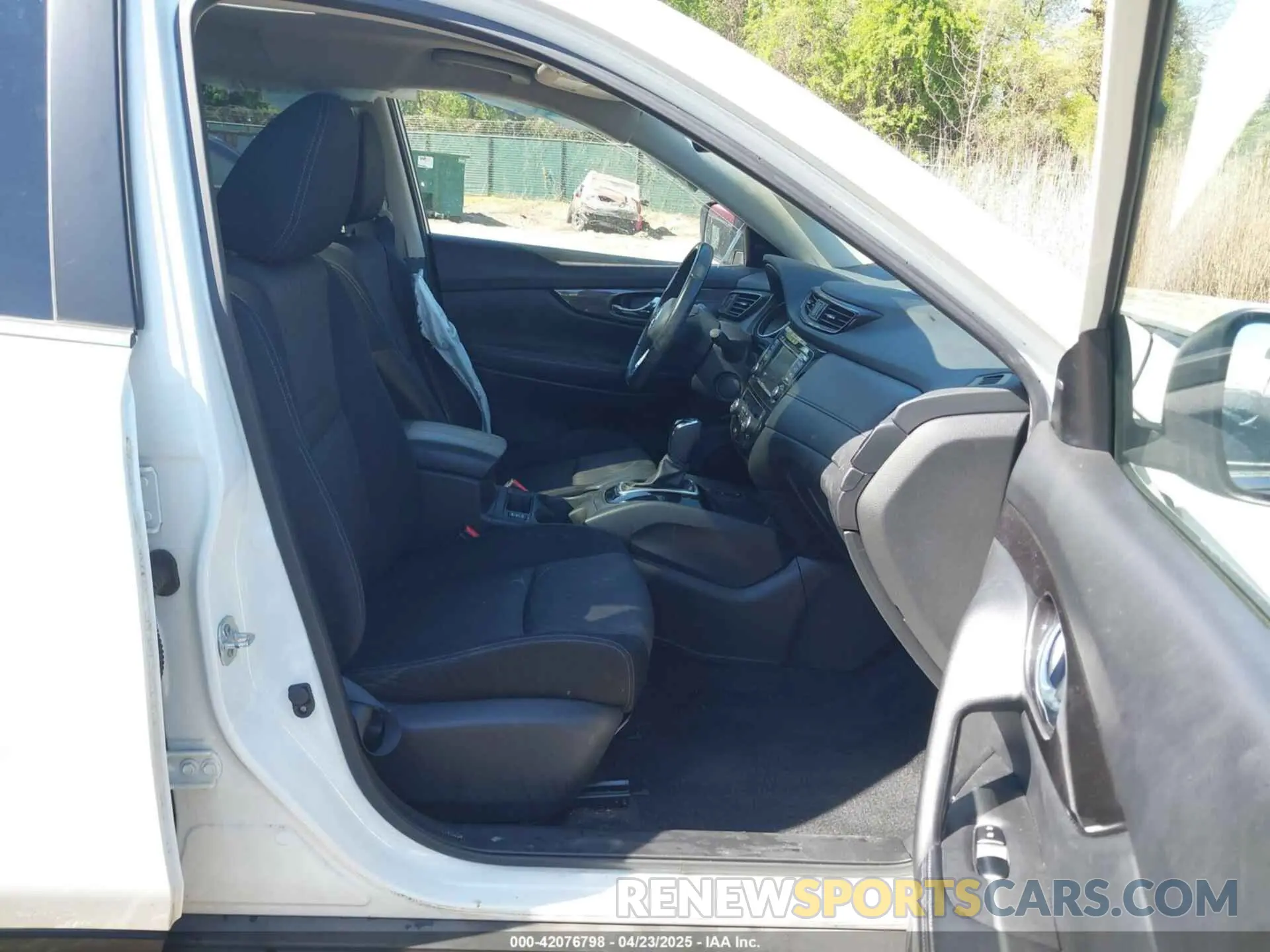 5 fotografías del automóvil dañado JN8AT2MV7KW385753 NISSAN ROGUE 2019