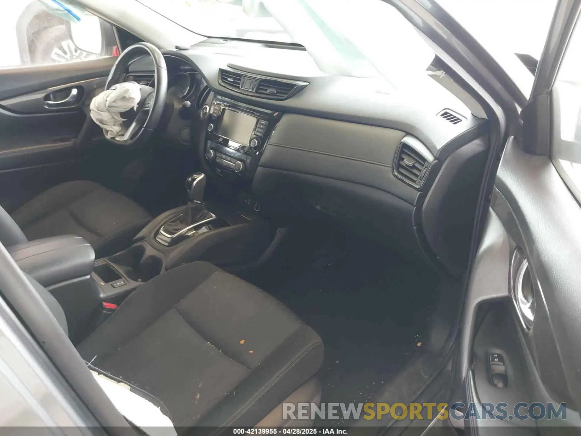 5 fotografías del automóvil dañado JN8AT2MV7KW390189 NISSAN ROGUE 2019