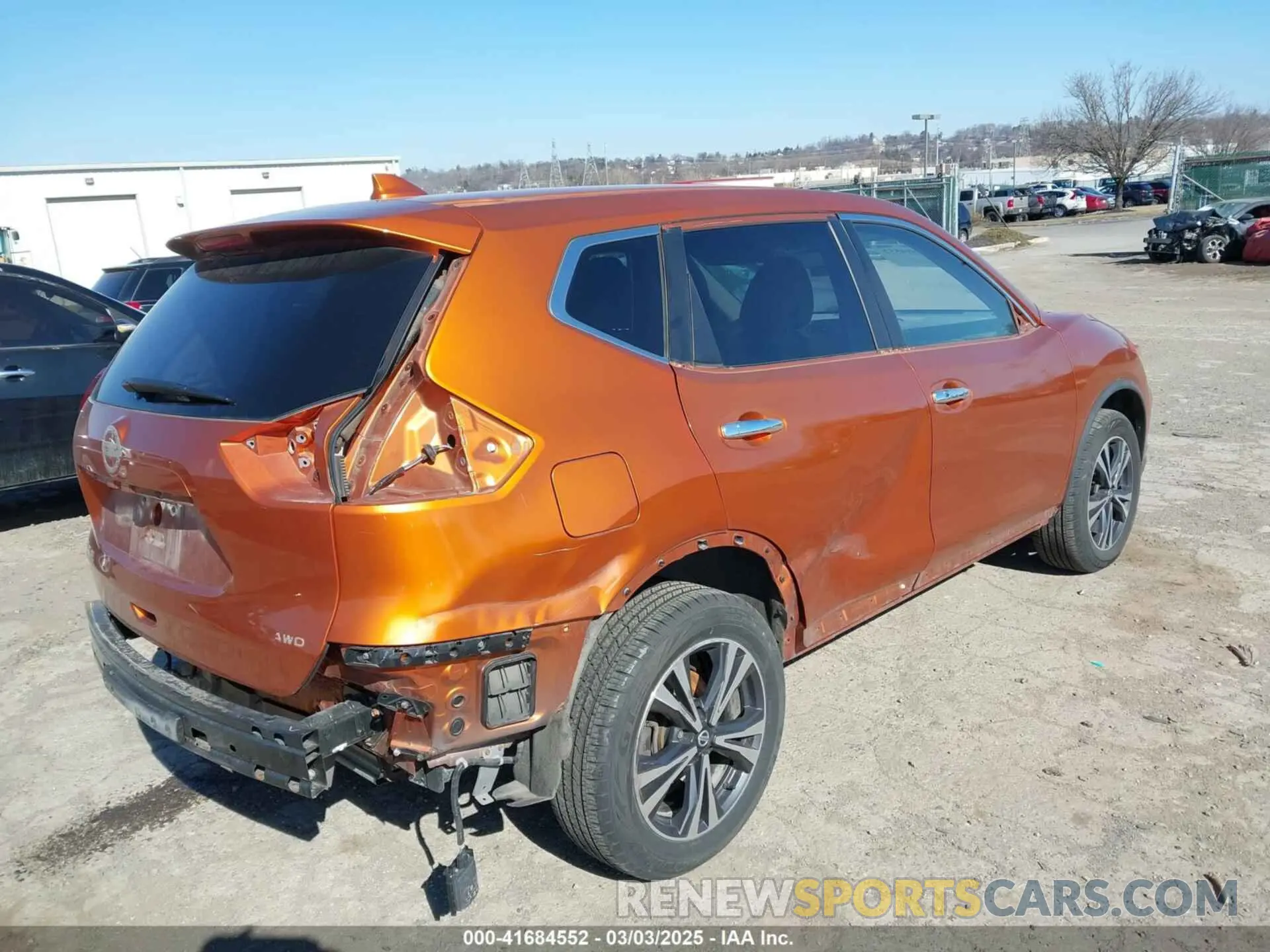 4 fotografías del automóvil dañado JN8AT2MV8KW376947 NISSAN ROGUE 2019