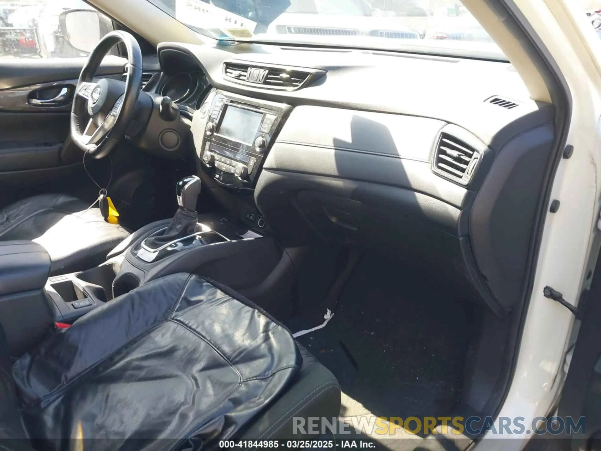 5 fotografías del automóvil dañado JN8AT2MV8KW385485 NISSAN ROGUE 2019