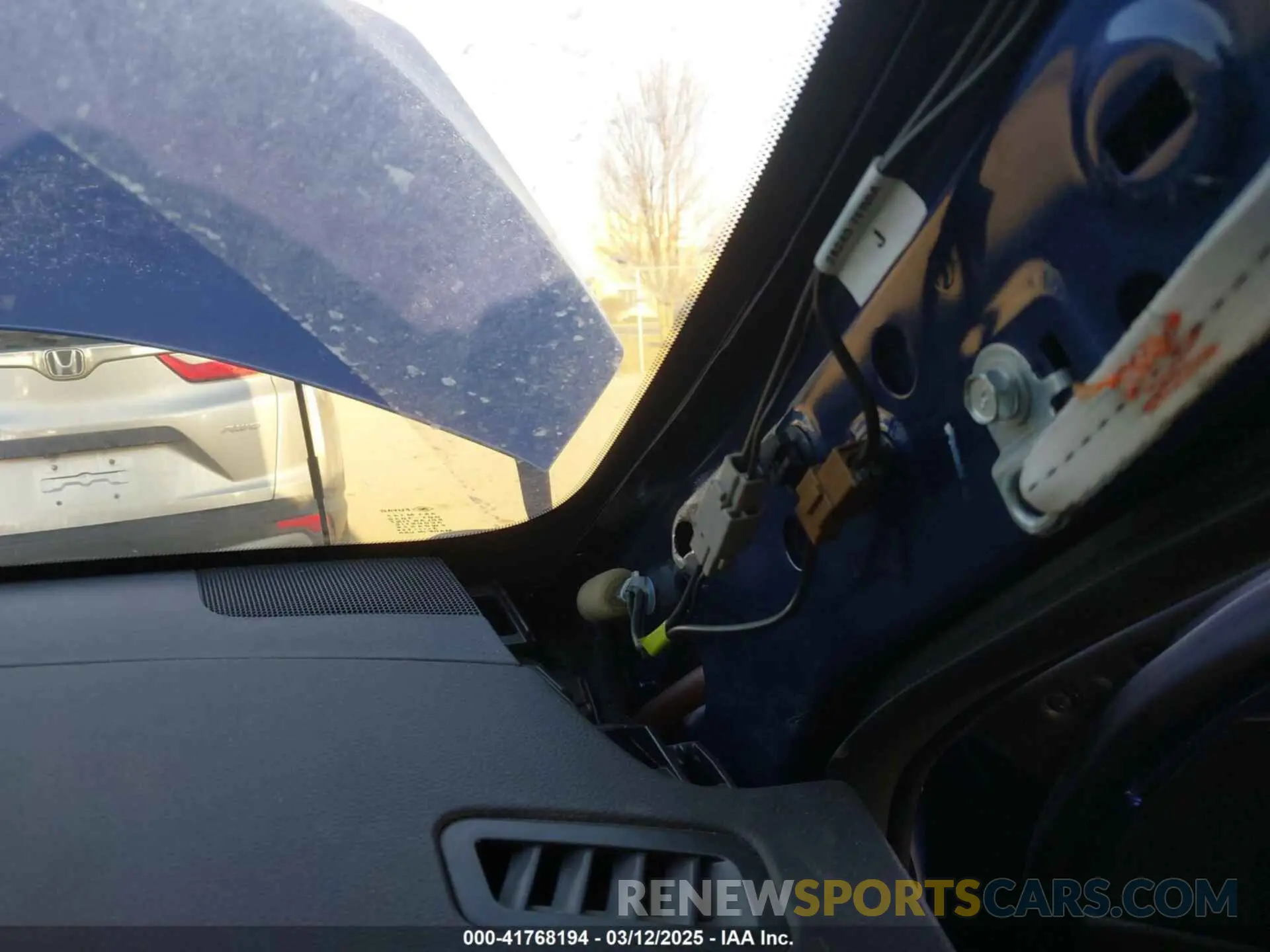 12 fotografías del automóvil dañado JN8AT2MV9KW379176 NISSAN ROGUE 2019