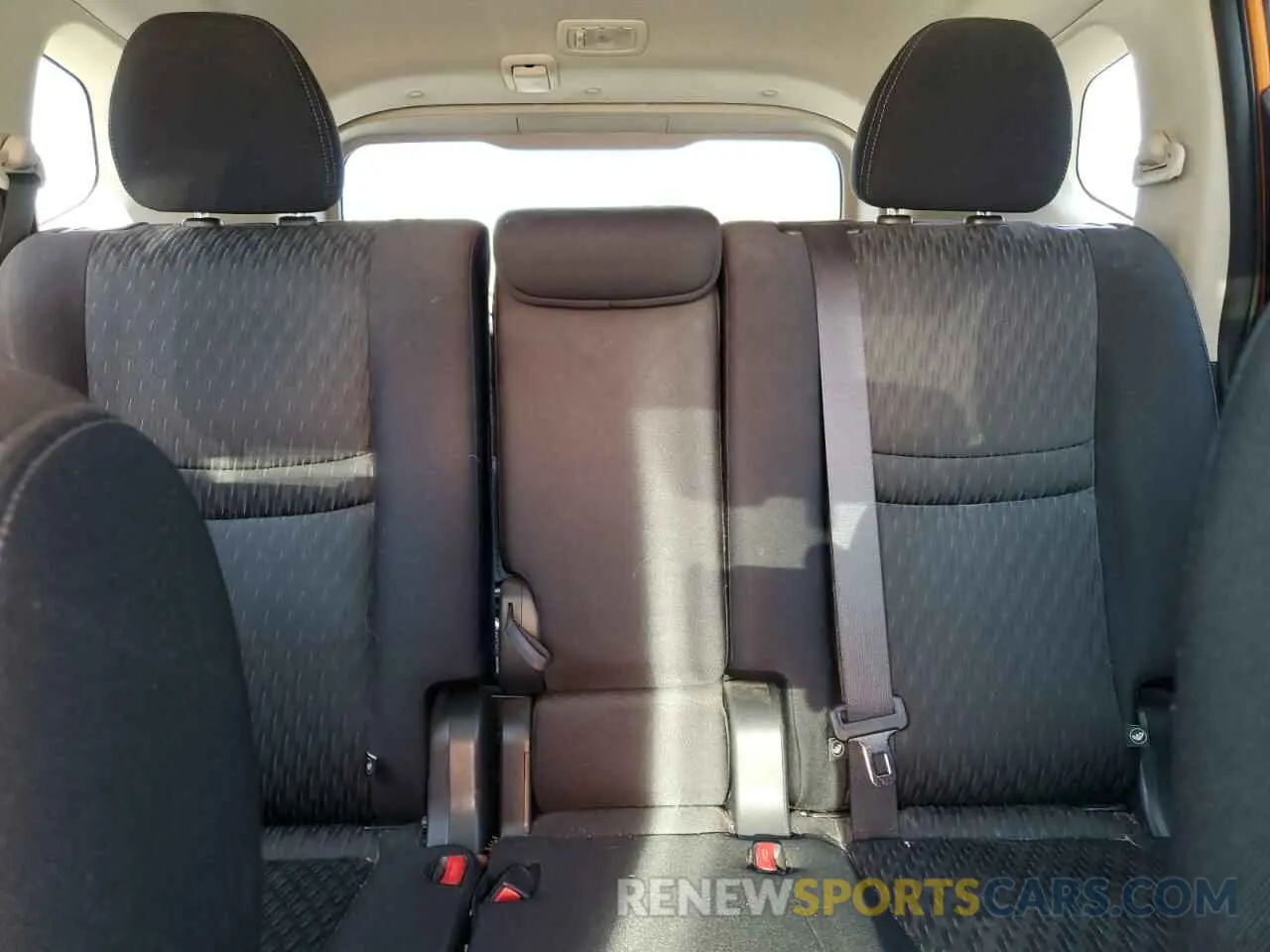 10 fotografías del automóvil dañado JN8AT2MVXKW376447 NISSAN ROGUE 2019