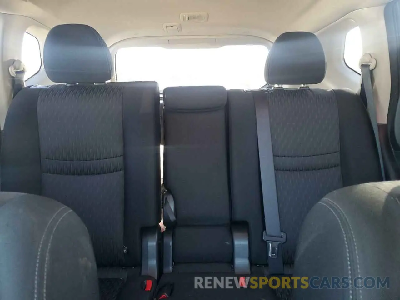 10 fotografías del automóvil dañado JN8AT2MVXKW390820 NISSAN ROGUE 2019