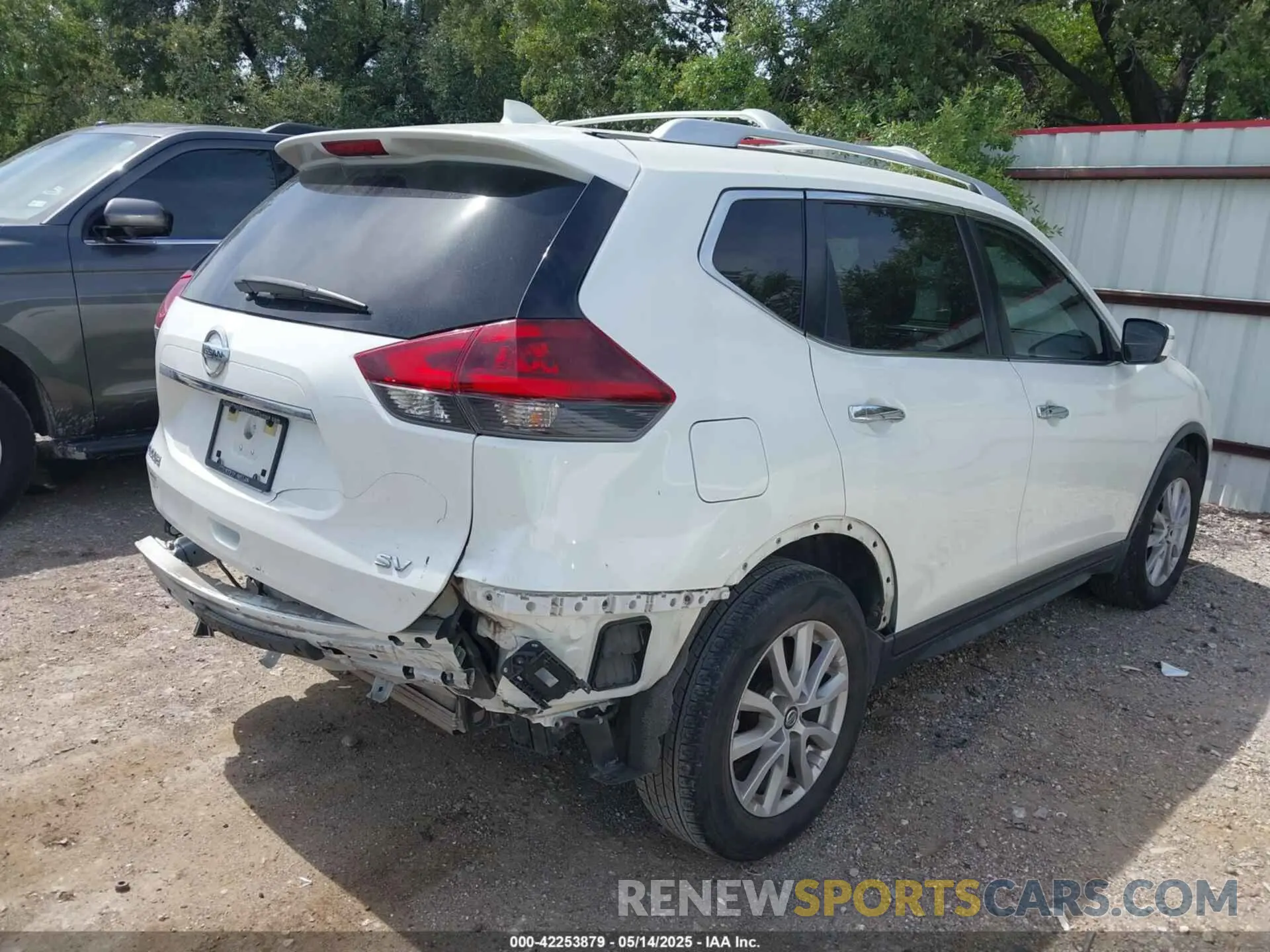 4 fotografías del automóvil dañado KNMAT2MT2KP543145 NISSAN ROGUE 2019