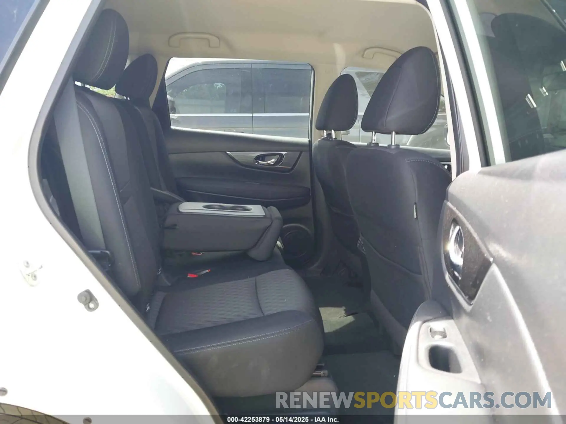 8 fotografías del automóvil dañado KNMAT2MT2KP543145 NISSAN ROGUE 2019
