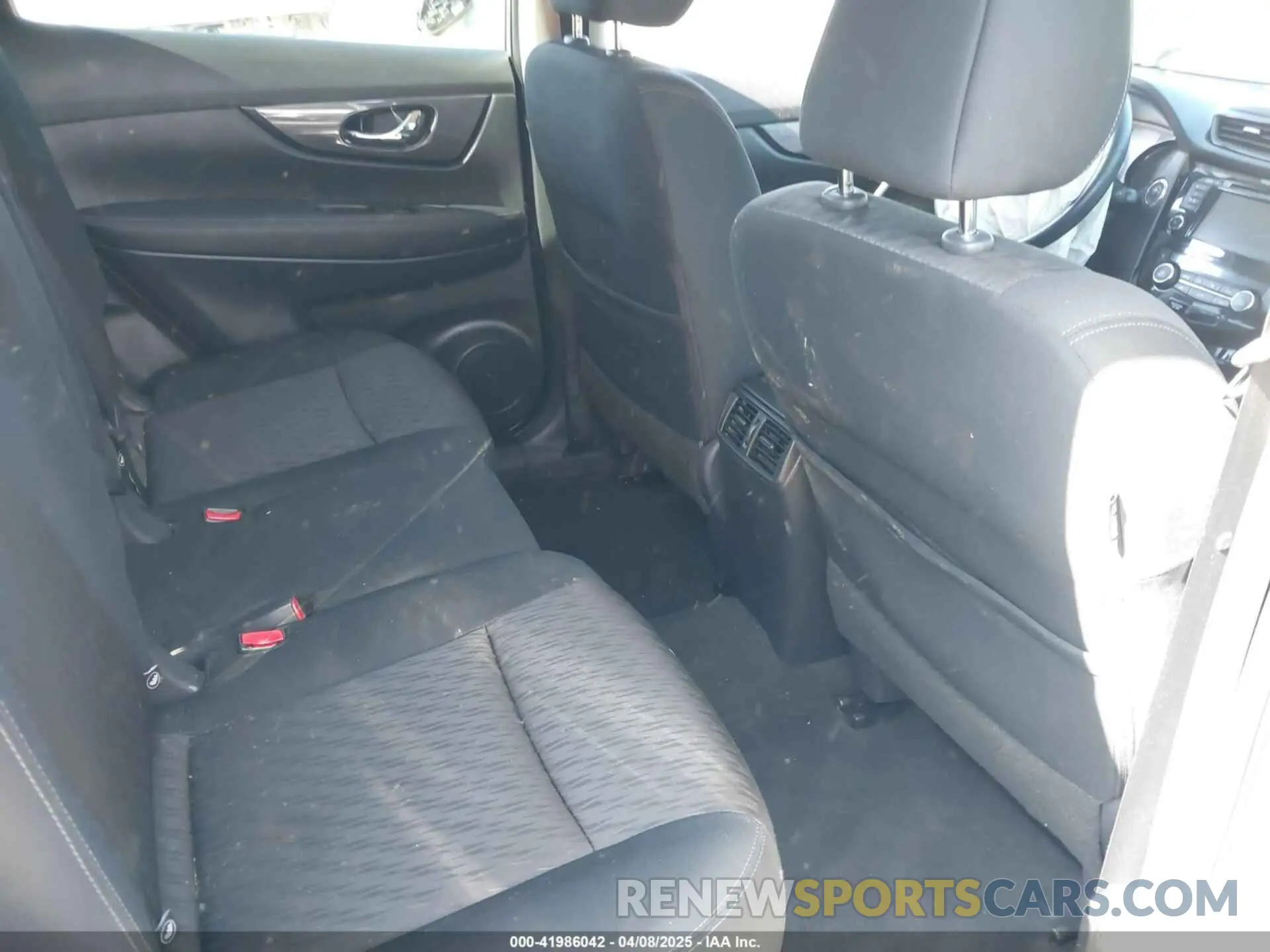 8 fotografías del automóvil dañado KNMAT2MT2KP555960 NISSAN ROGUE 2019
