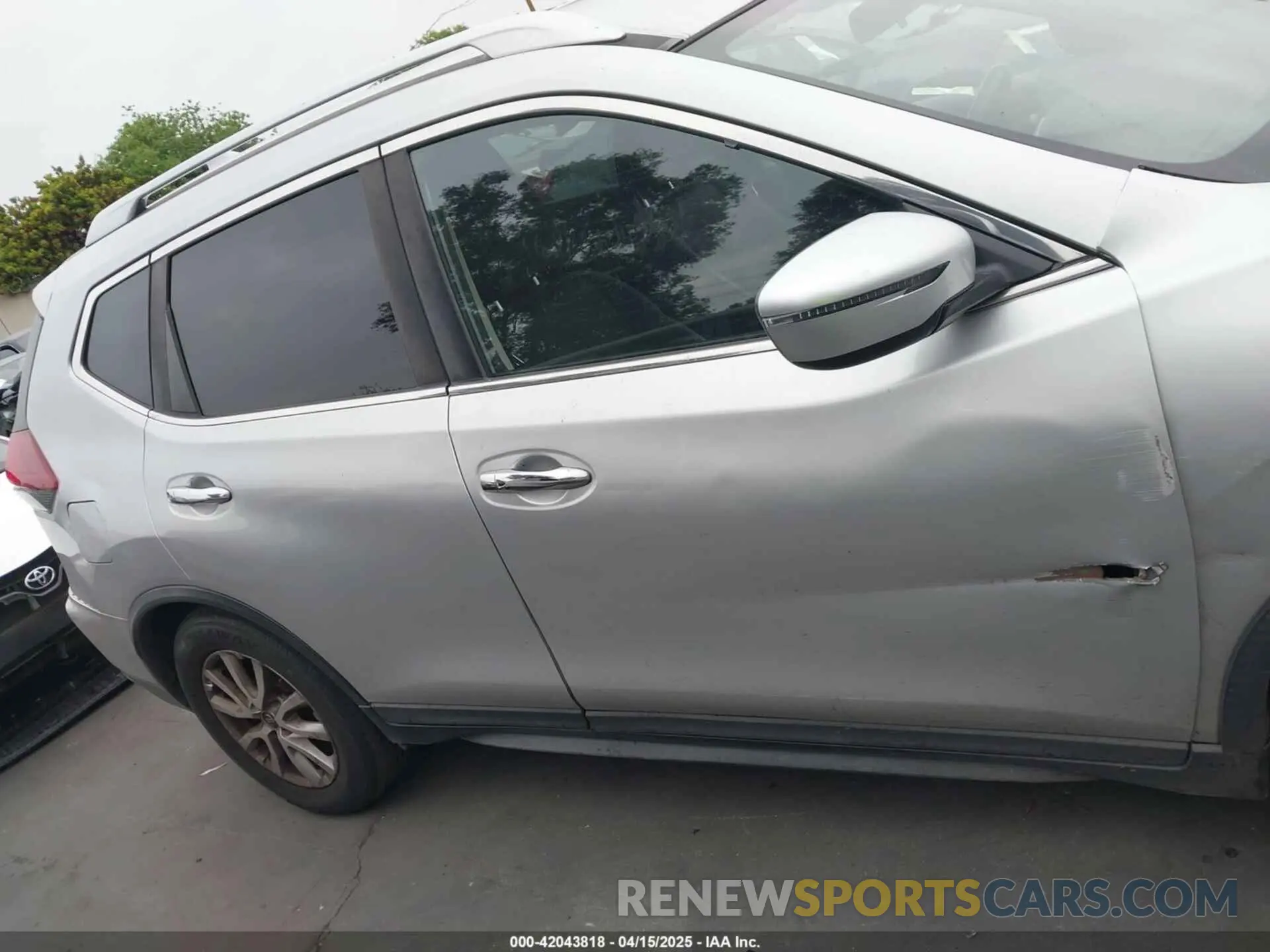 14 fotografías del automóvil dañado KNMAT2MT3KP531635 NISSAN ROGUE 2019