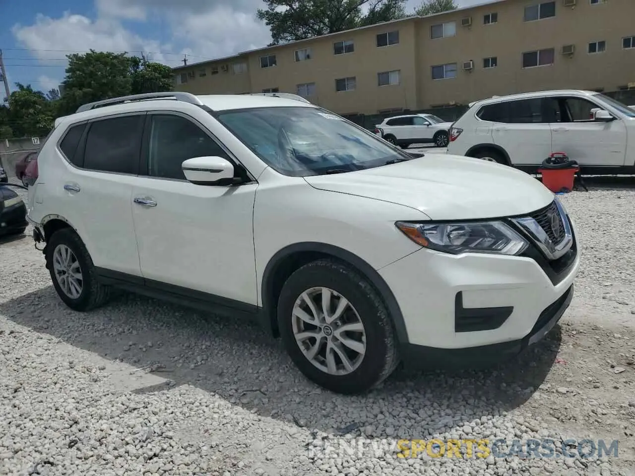 4 fotografías del automóvil dañado KNMAT2MT4KP535046 NISSAN ROGUE 2019