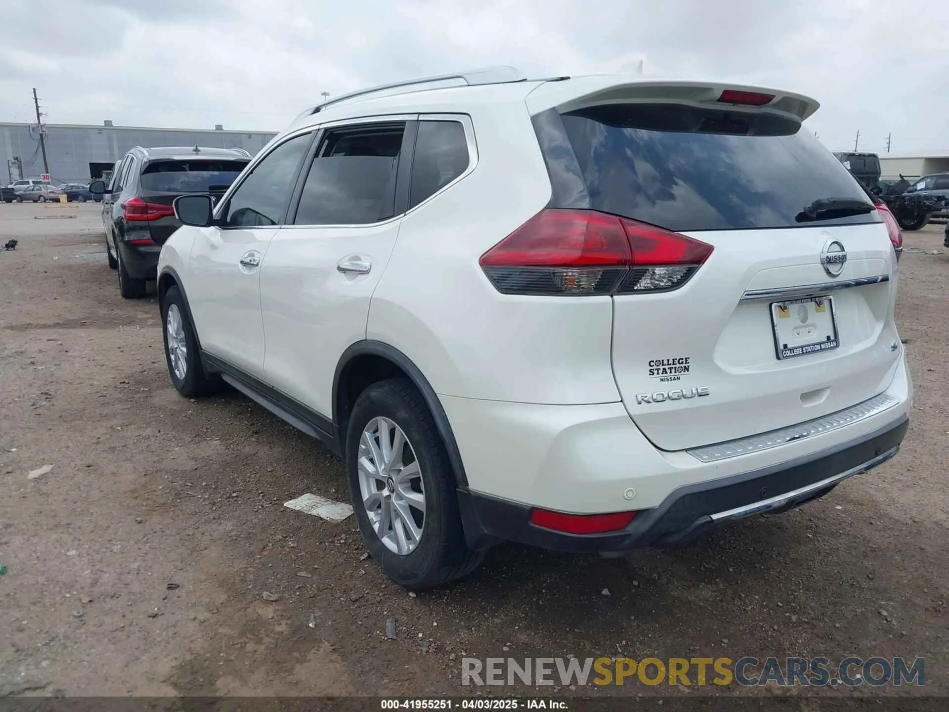 3 fotografías del automóvil dañado KNMAT2MT7KP560541 NISSAN ROGUE 2019