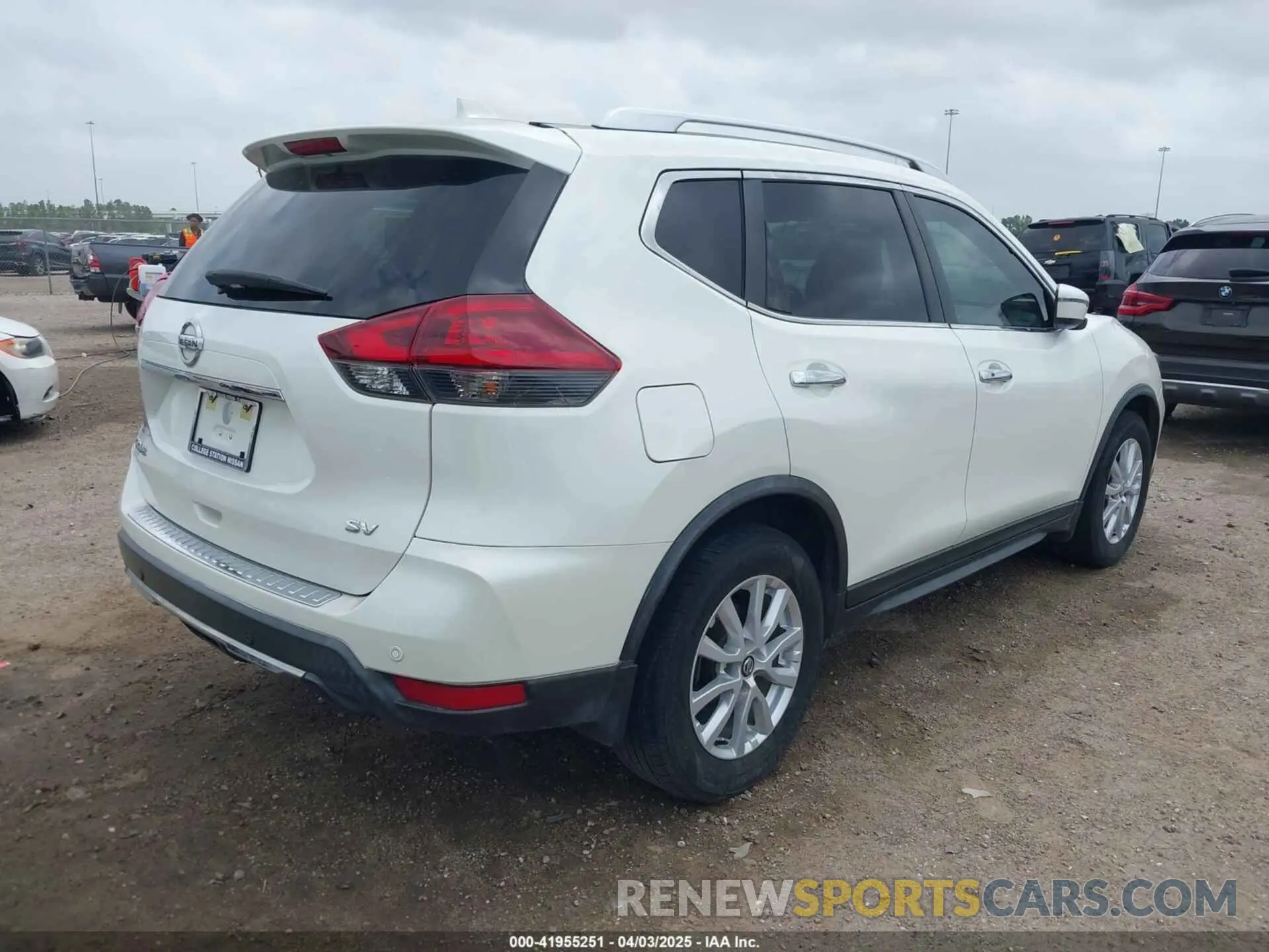 4 fotografías del automóvil dañado KNMAT2MT7KP560541 NISSAN ROGUE 2019