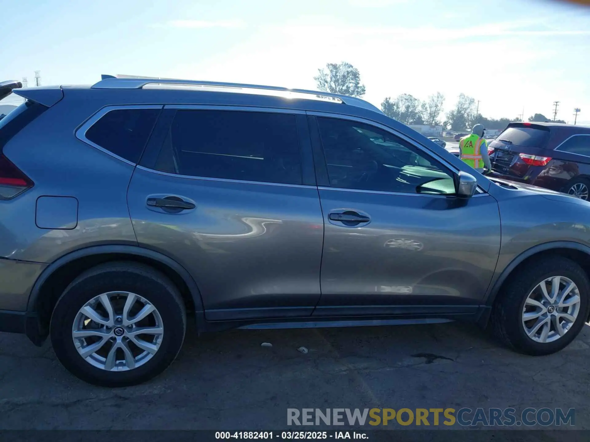 13 fotografías del automóvil dañado KNMAT2MTXKP549372 NISSAN ROGUE 2019
