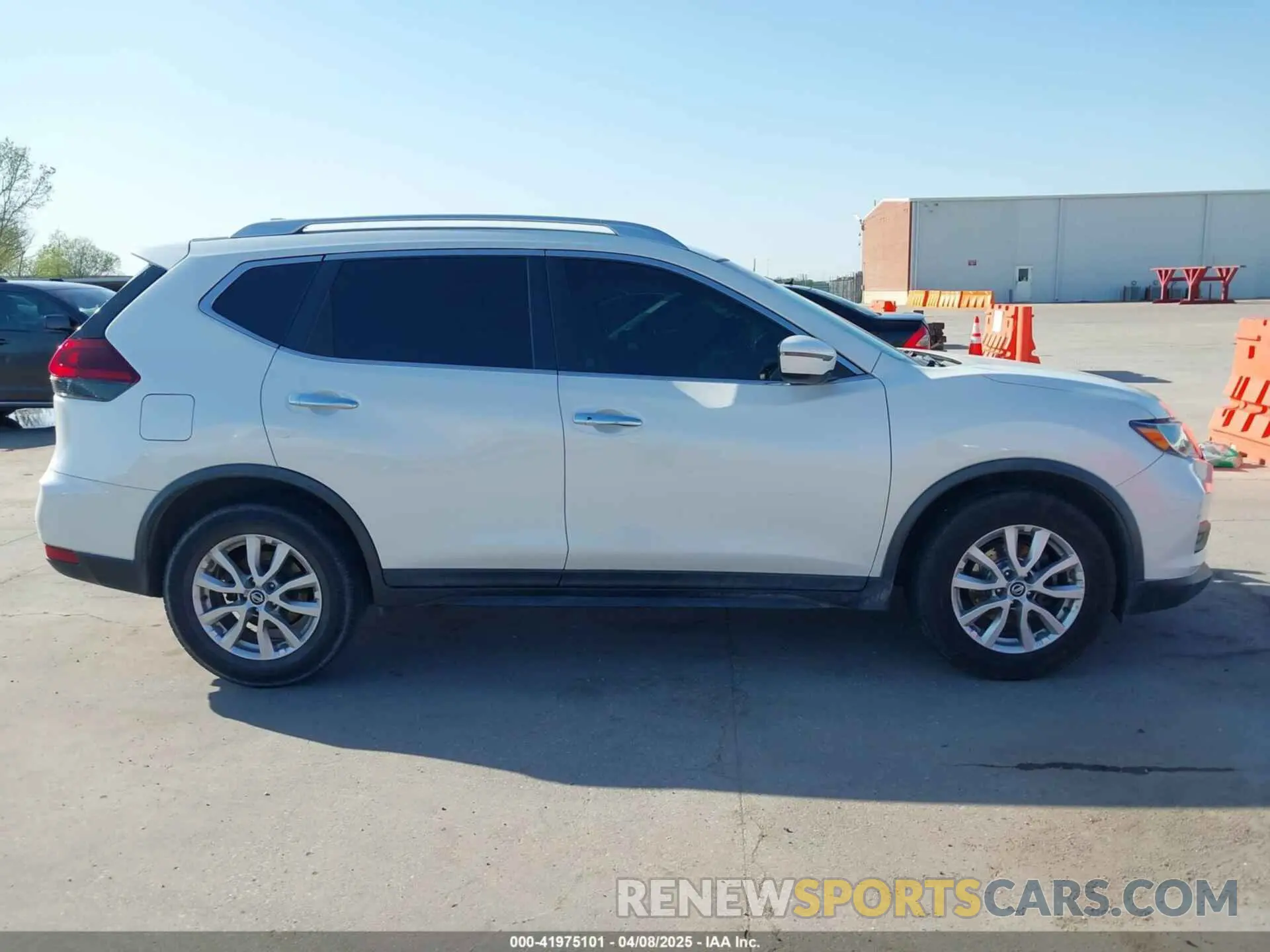 13 fotografías del automóvil dañado KNMAT2MTXKP554619 NISSAN ROGUE 2019