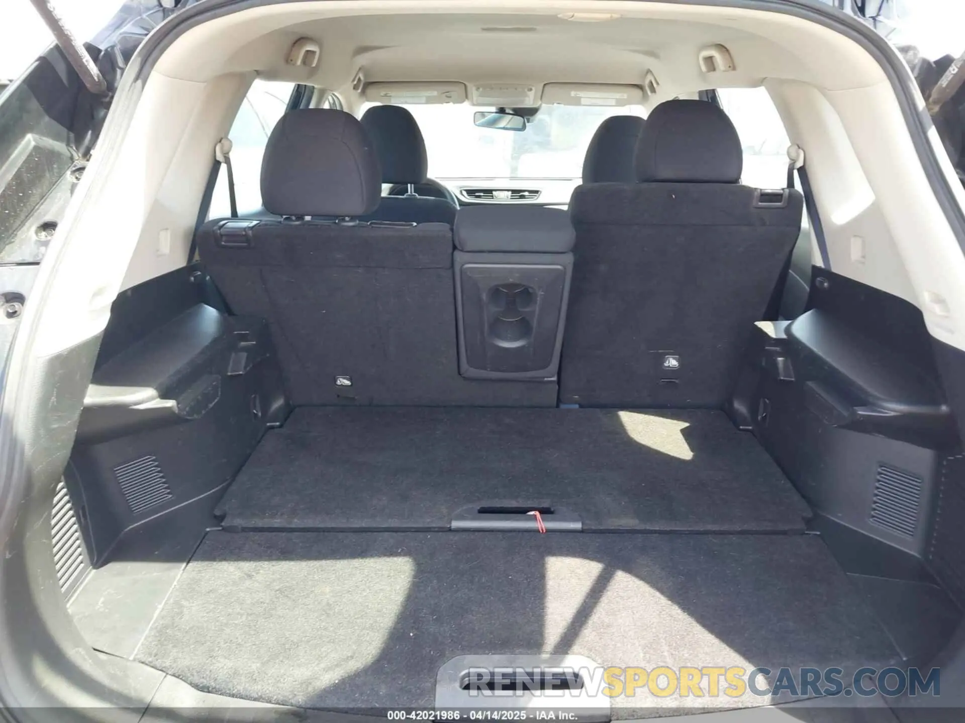 18 fotografías del automóvil dañado KNMAT2MV1KP559998 NISSAN ROGUE 2019