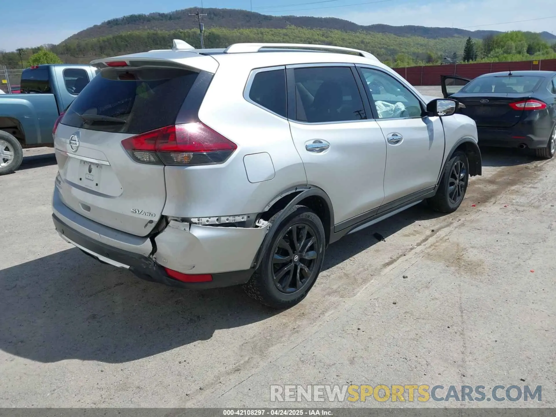 4 fotografías del automóvil dañado KNMAT2MV2KP558732 NISSAN ROGUE 2019