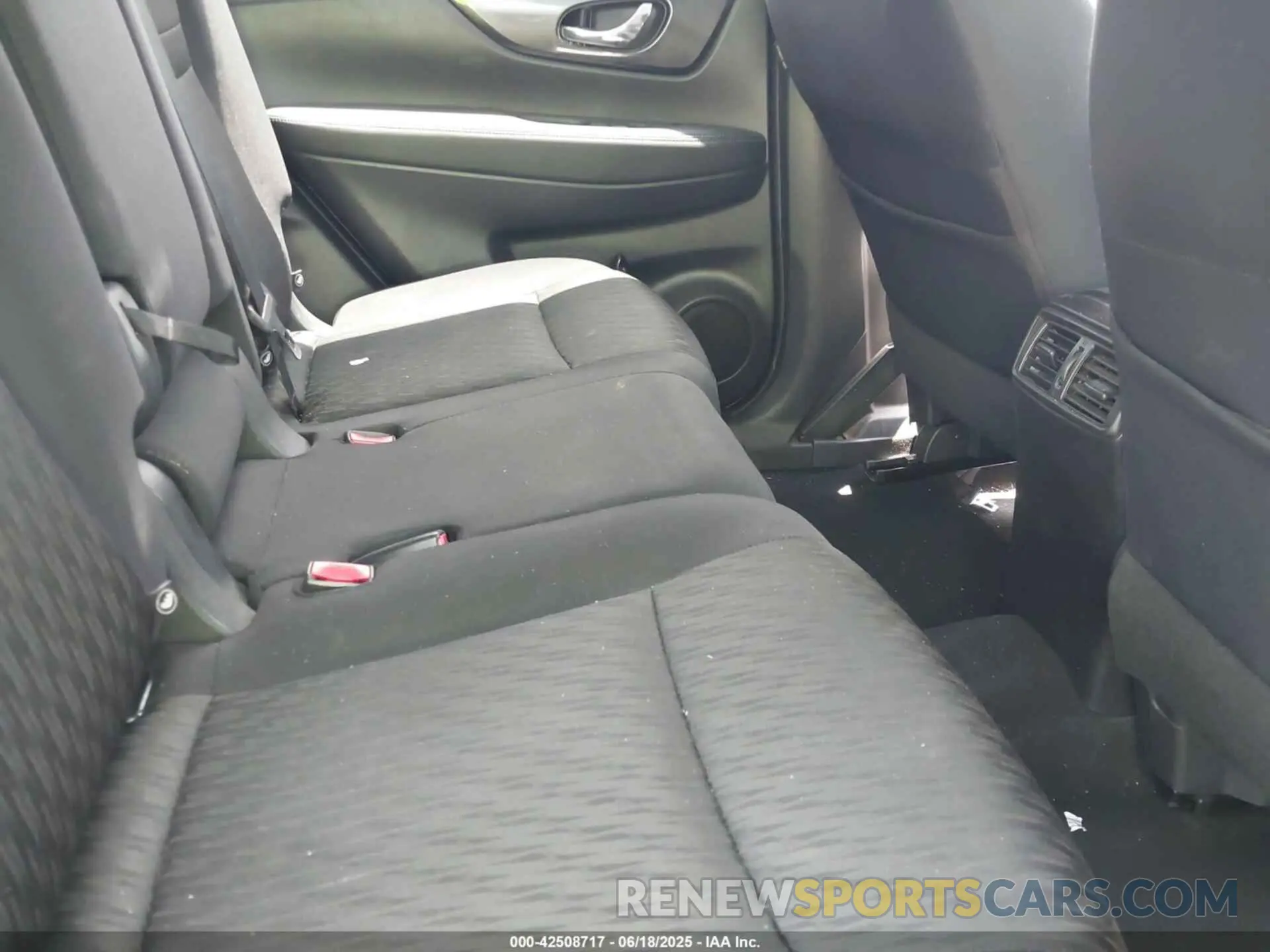 8 fotografías del automóvil dañado KNMAT2MV9KP508538 NISSAN ROGUE 2019