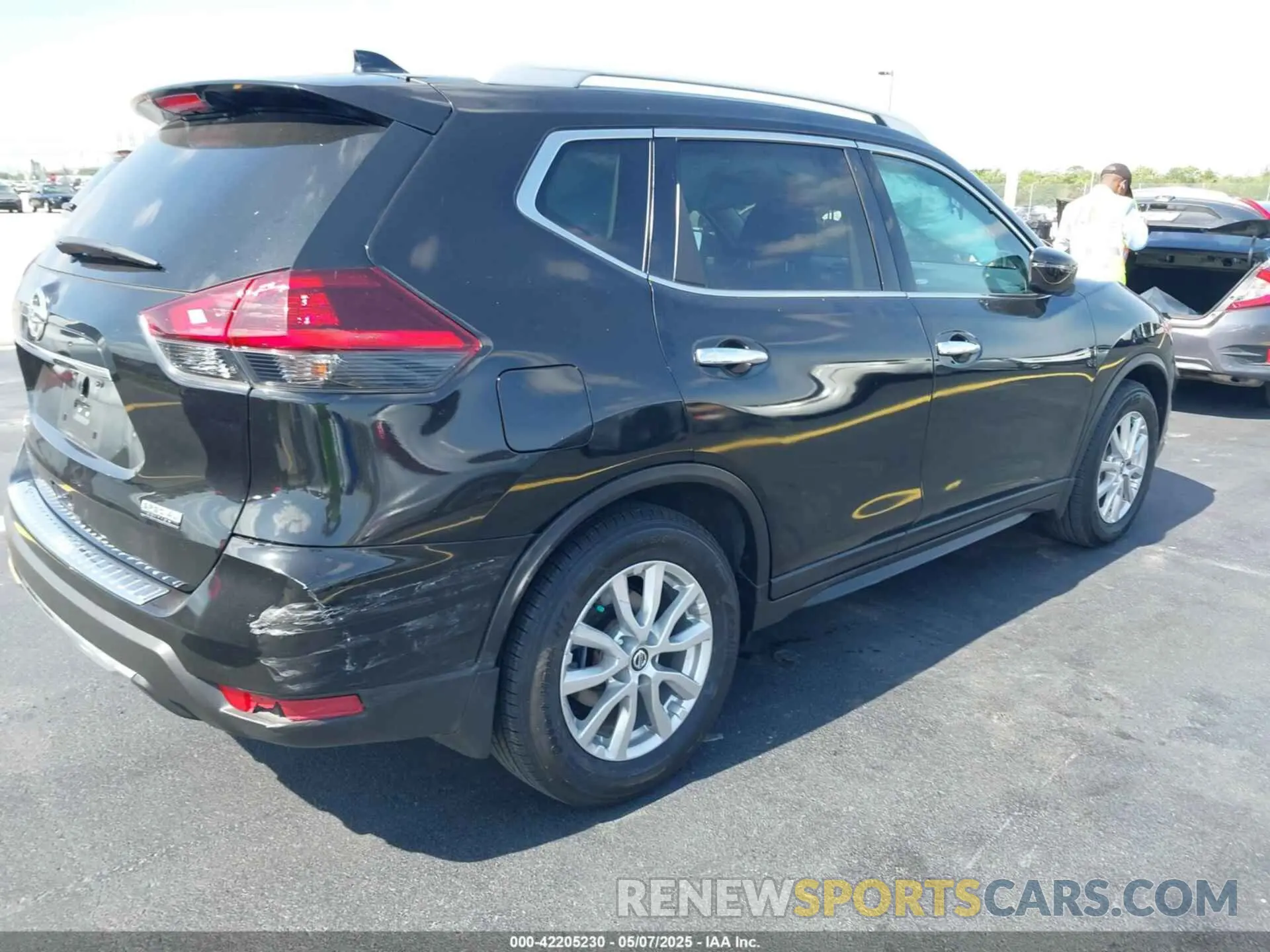 4 fotografías del automóvil dañado 5N1AT2MT0LC760889 NISSAN ROGUE 2020