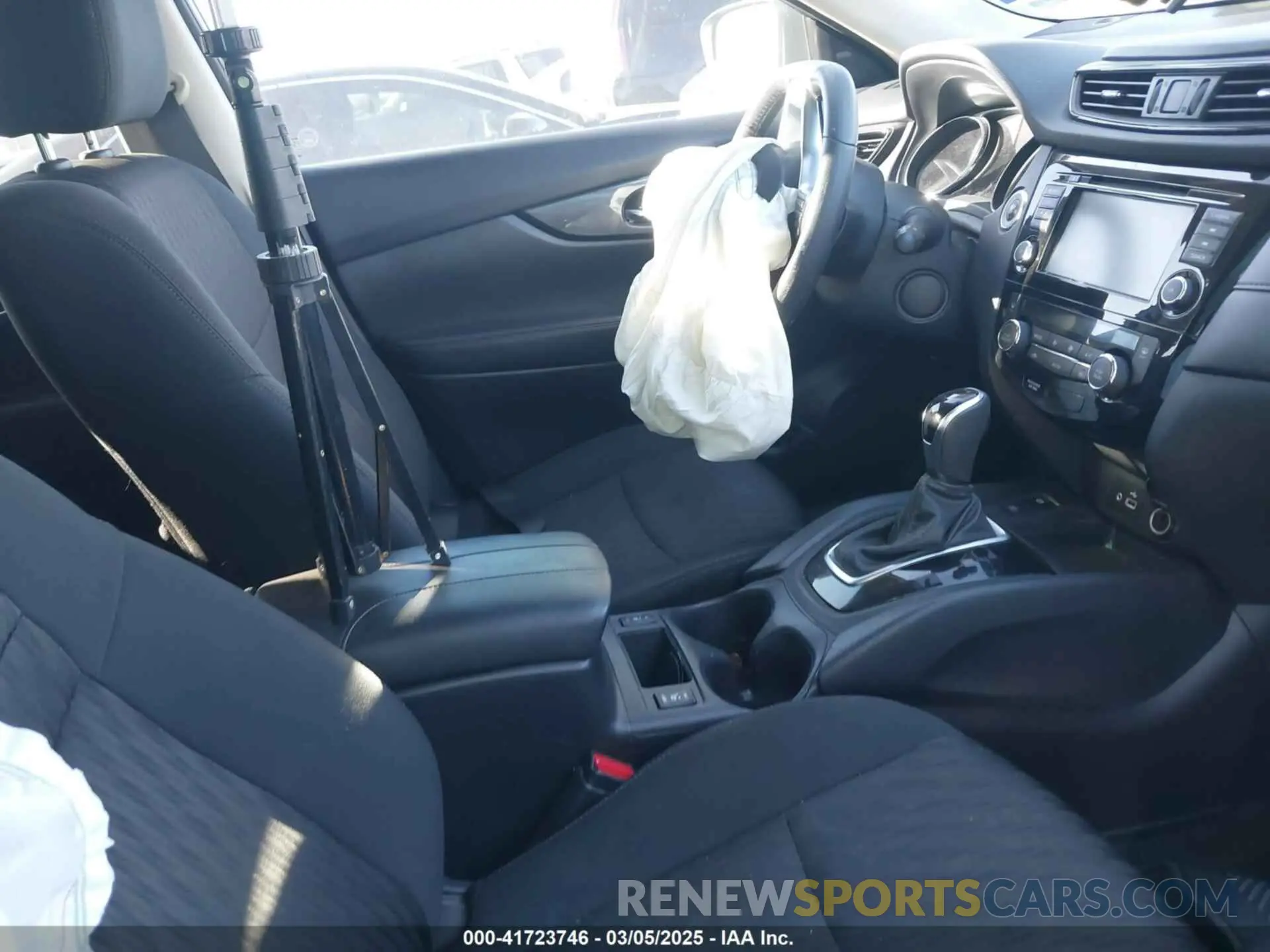 5 fotografías del automóvil dañado 5N1AT2MT2LC743916 NISSAN ROGUE 2020
