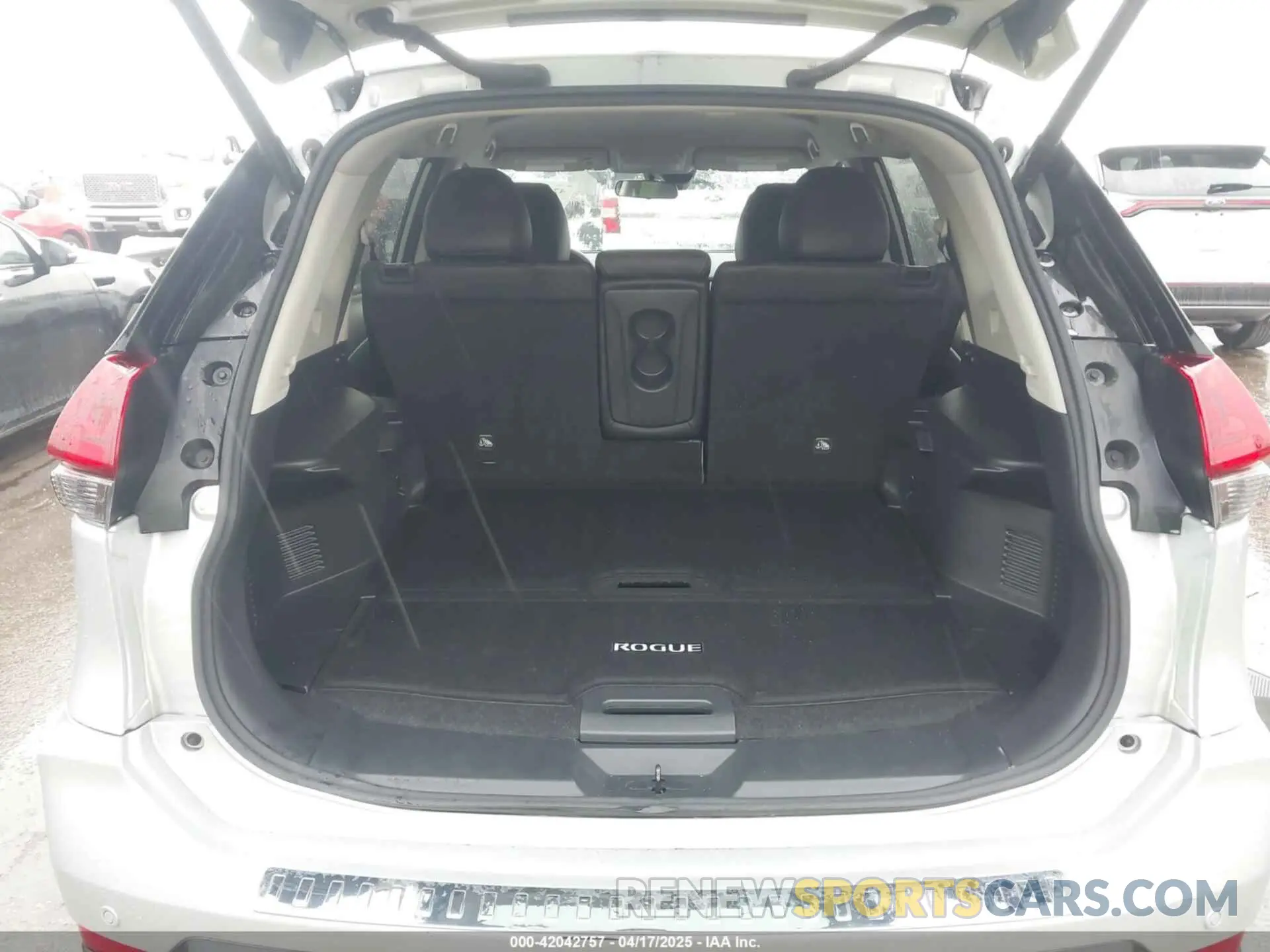 17 fotografías del automóvil dañado 5N1AT2MT5LC814171 NISSAN ROGUE 2020