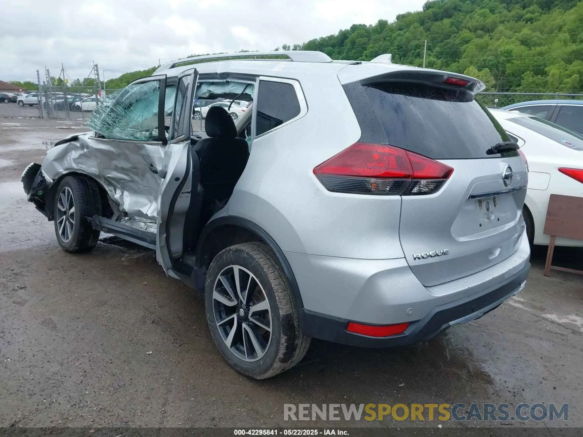 3 fotografías del automóvil dañado 5N1AT2MV5LC708045 NISSAN ROGUE 2020