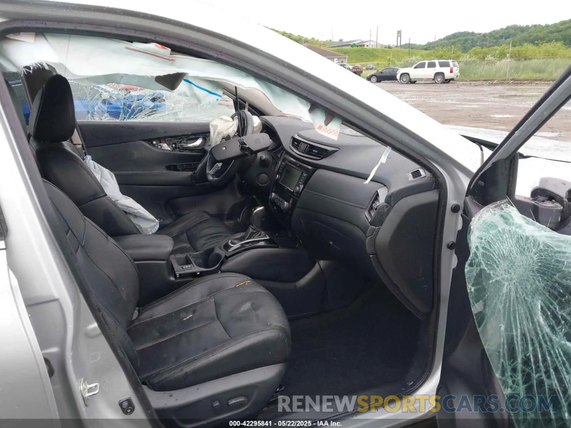5 fotografías del automóvil dañado 5N1AT2MV5LC708045 NISSAN ROGUE 2020