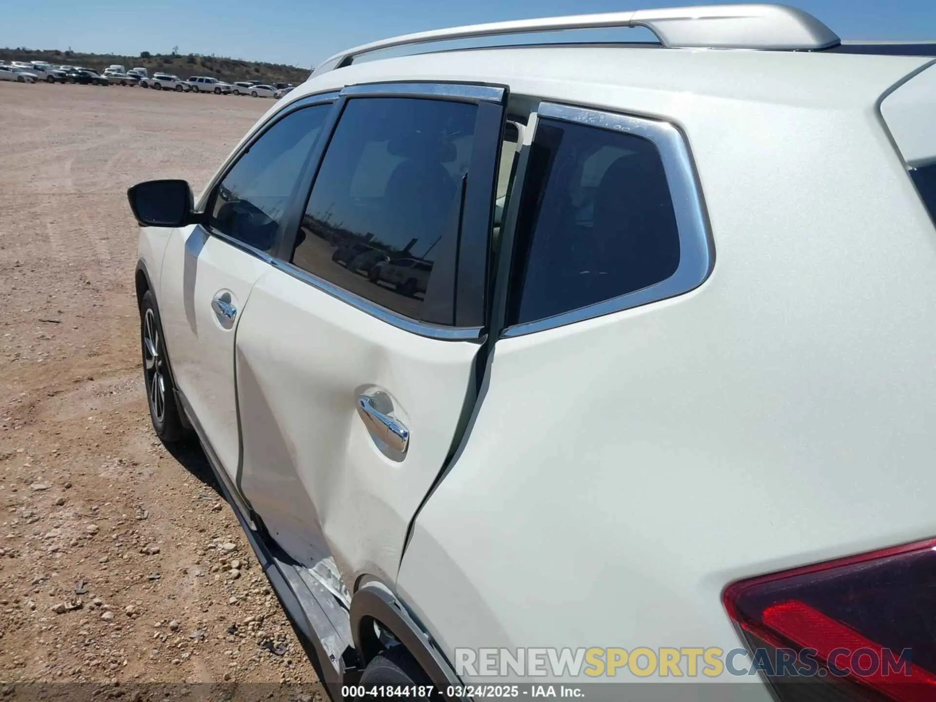 19 fotografías del automóvil dañado 5N1AT2MV7LC738129 NISSAN ROGUE 2020