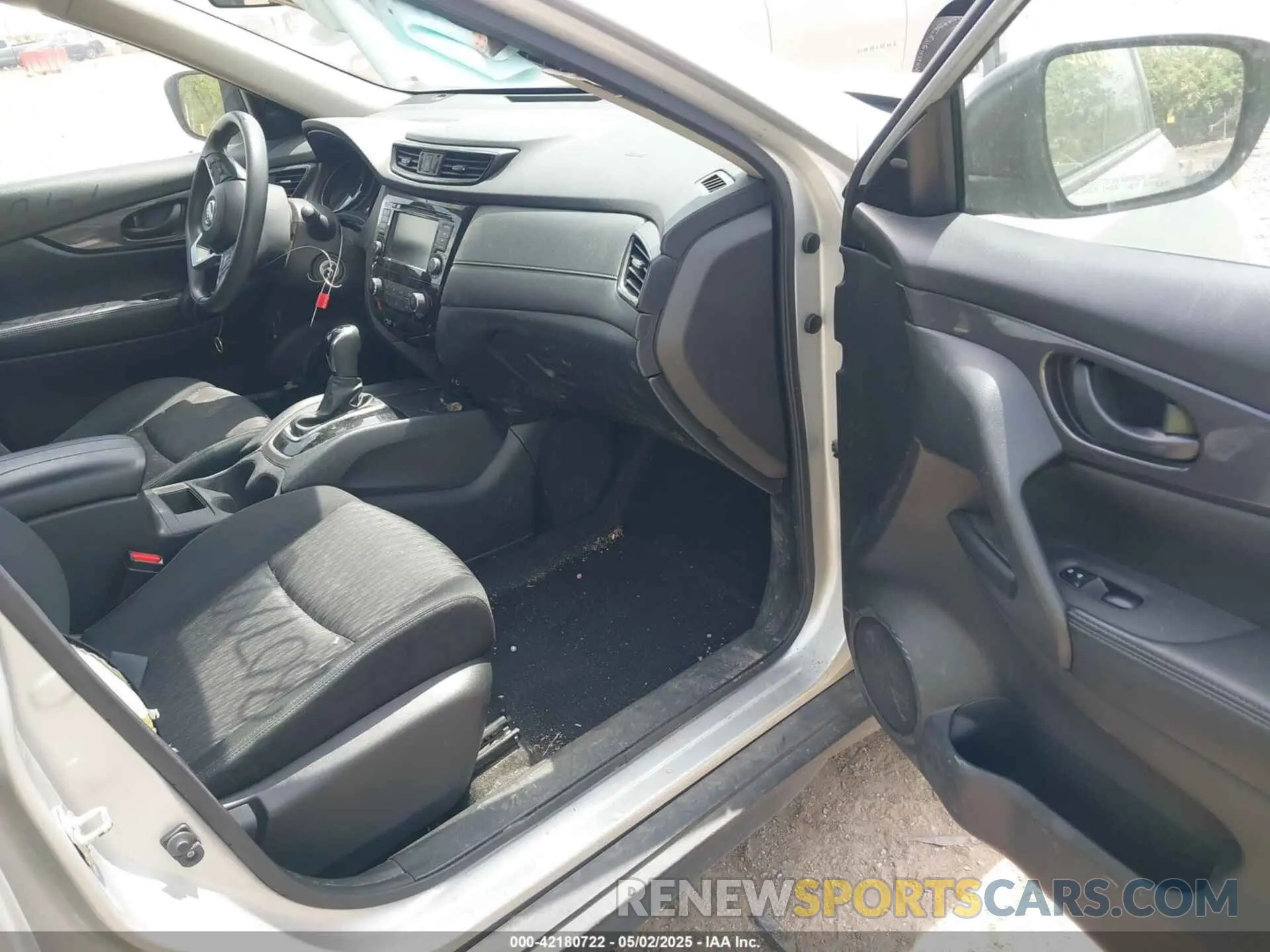 5 fotografías del automóvil dañado JN8AT2MT1LW043358 NISSAN ROGUE 2020