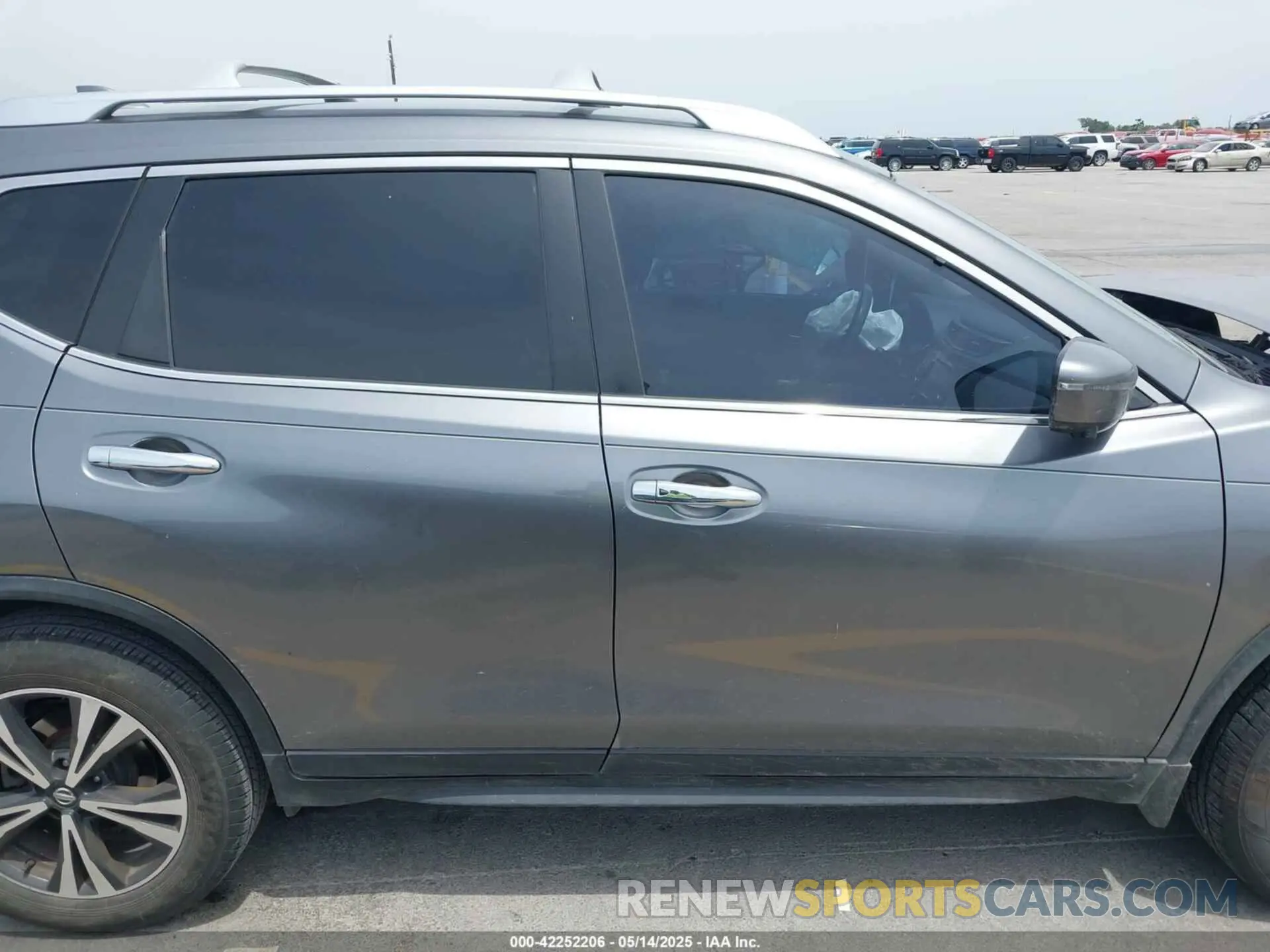 13 fotografías del automóvil dañado JN8AT2MT6LW000585 NISSAN ROGUE 2020