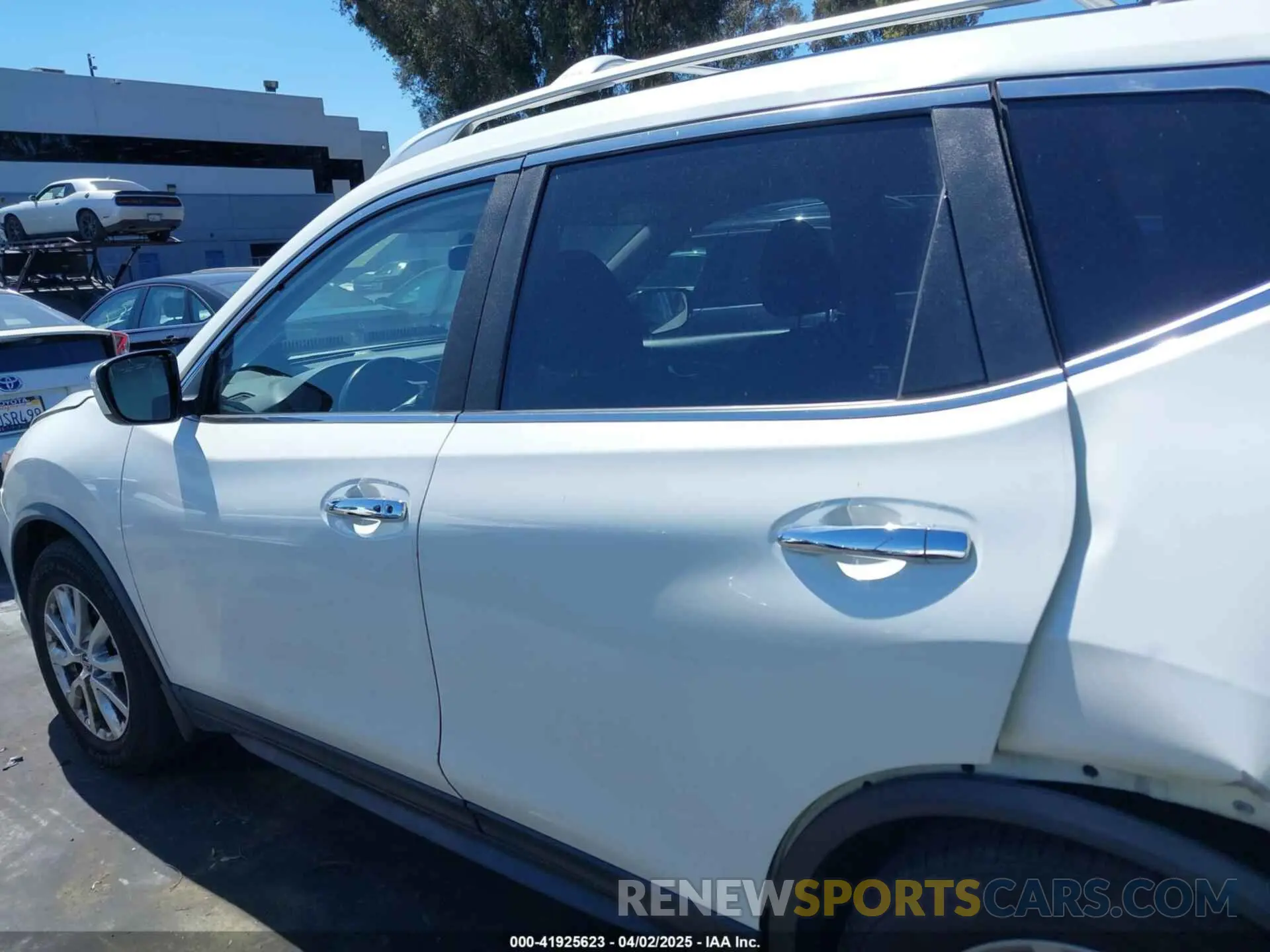 14 fotografías del automóvil dañado JN8AT2MT6LW003230 NISSAN ROGUE 2020