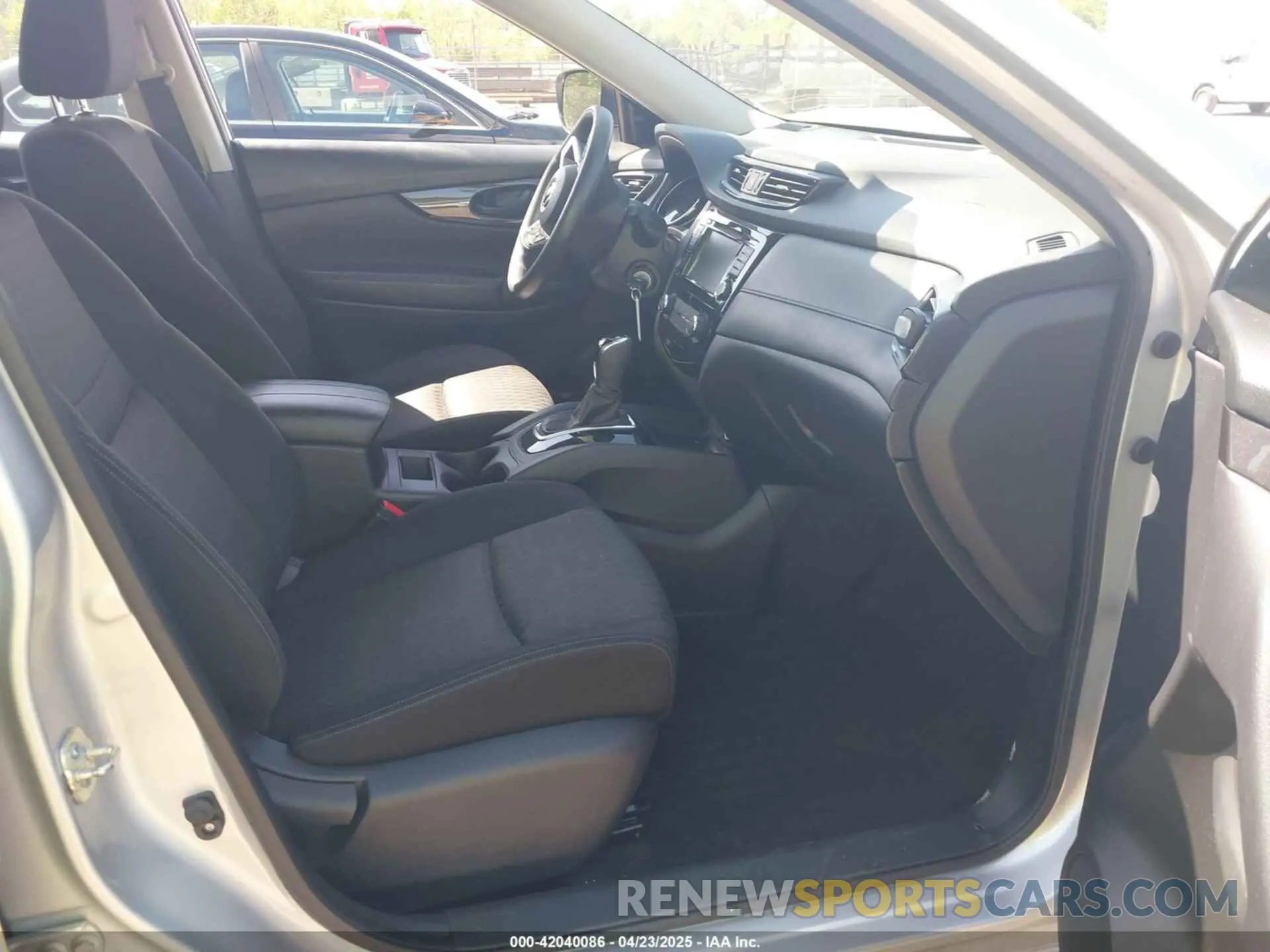 5 fotografías del automóvil dañado JN8AT2MT9LW040448 NISSAN ROGUE 2020