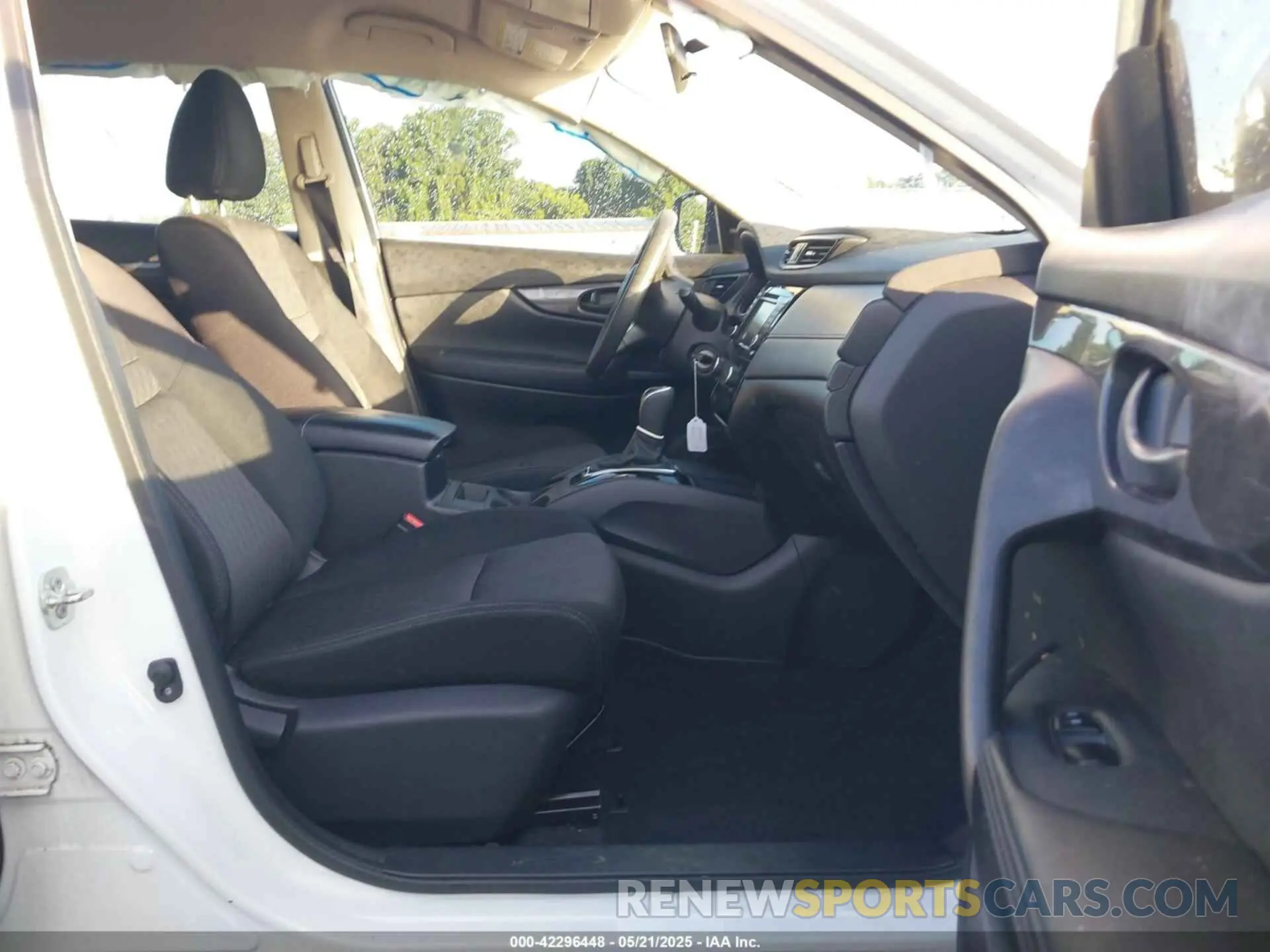 5 fotografías del automóvil dañado JN8AT2MTXLW030530 NISSAN ROGUE 2020