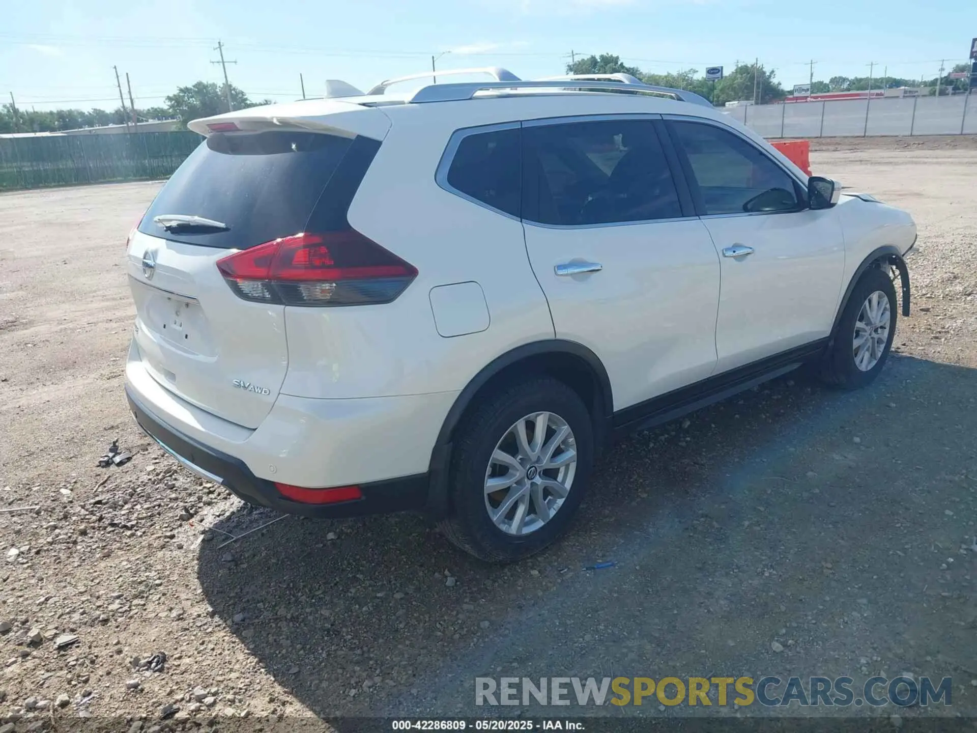 4 fotografías del automóvil dañado JN8AT2MV4LW132438 NISSAN ROGUE 2020
