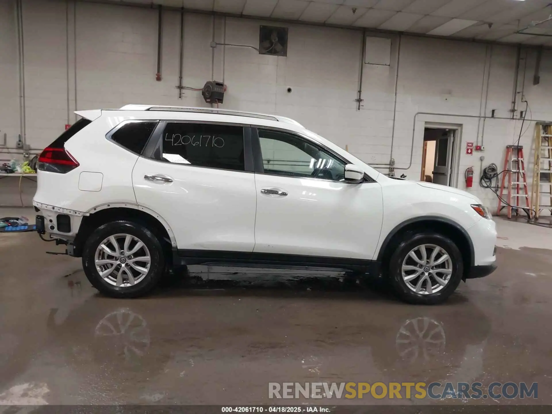 14 fotografías del automóvil dañado JN8AT2MV5LW103689 NISSAN ROGUE 2020
