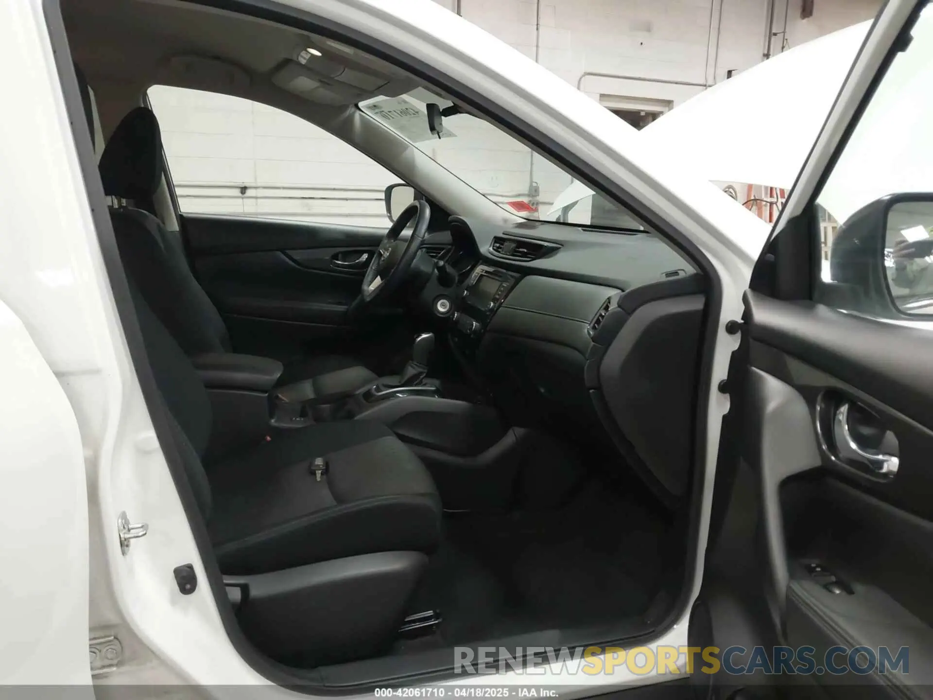5 fotografías del automóvil dañado JN8AT2MV5LW103689 NISSAN ROGUE 2020